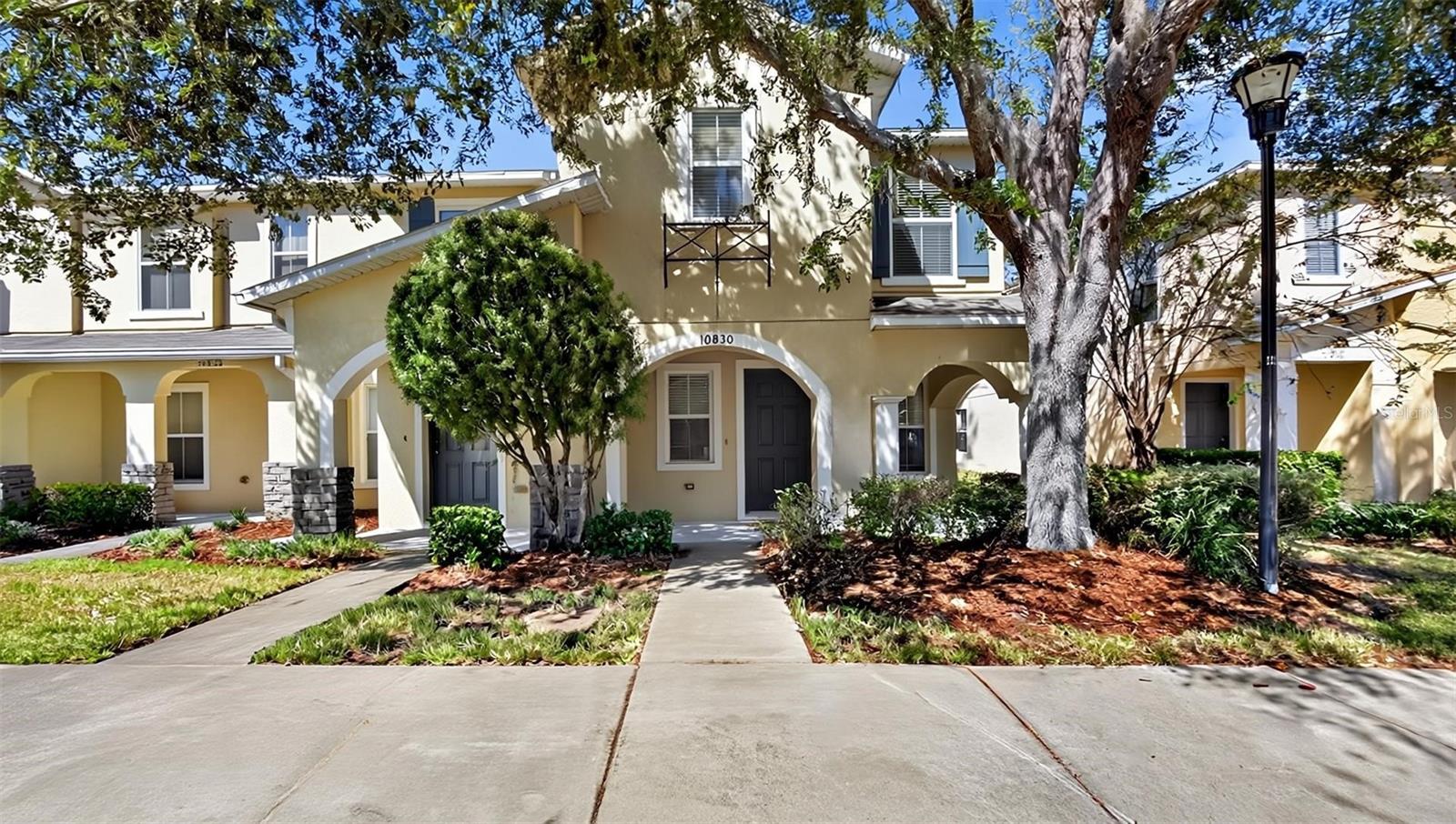Townhouse in RIVERVIEW, FL - Daniel Dourado