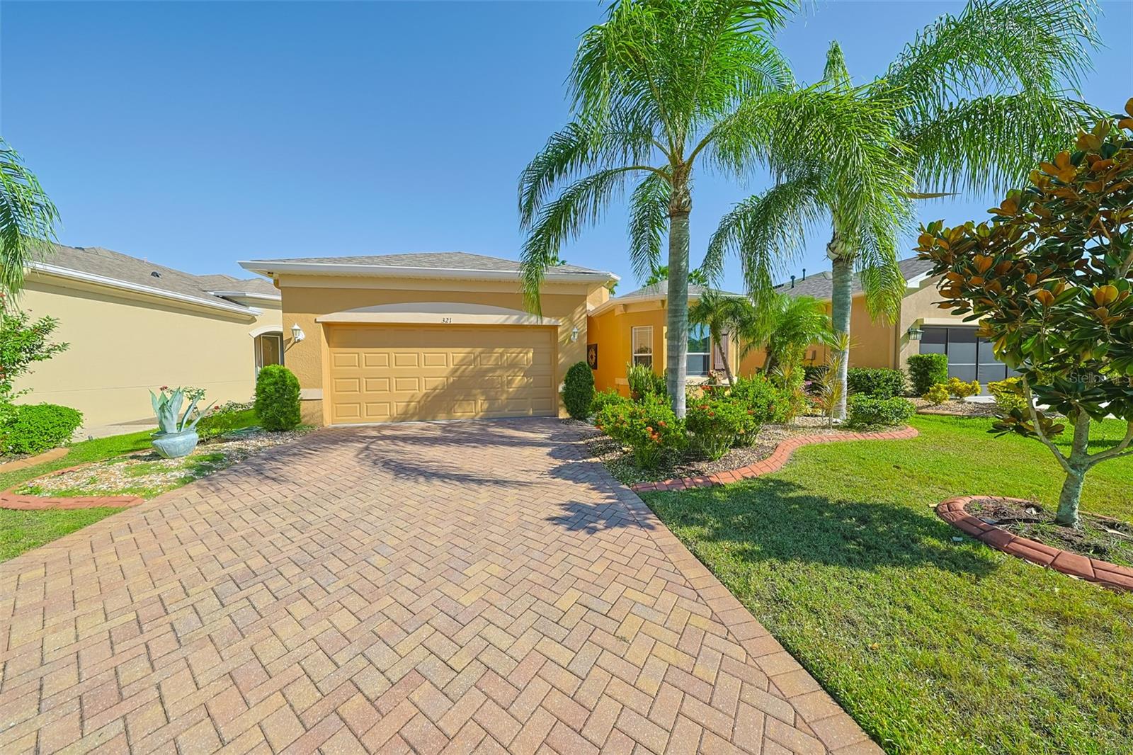 Single Family Residence em SUN CITY CENTER, FL - Daniel Dourado