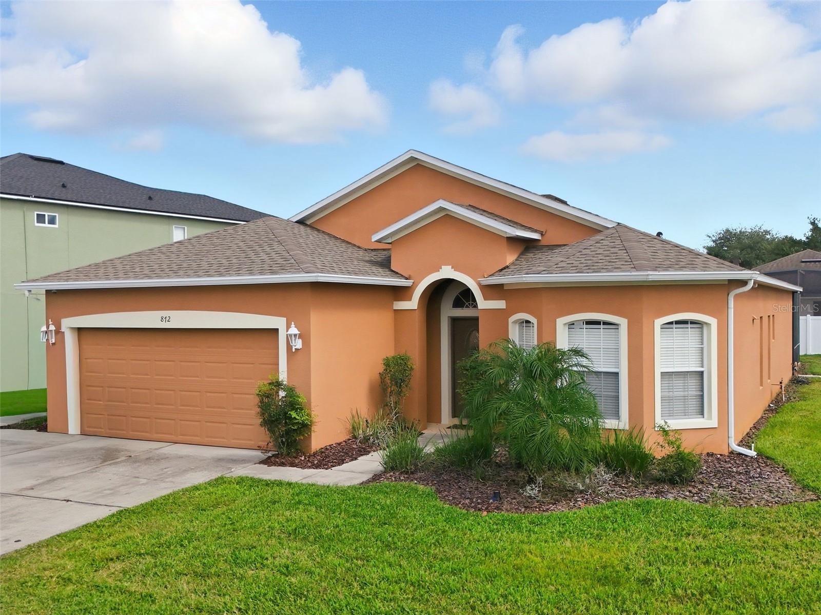 Single Family Residence em DAVENPORT, FL - Daniel Dourado