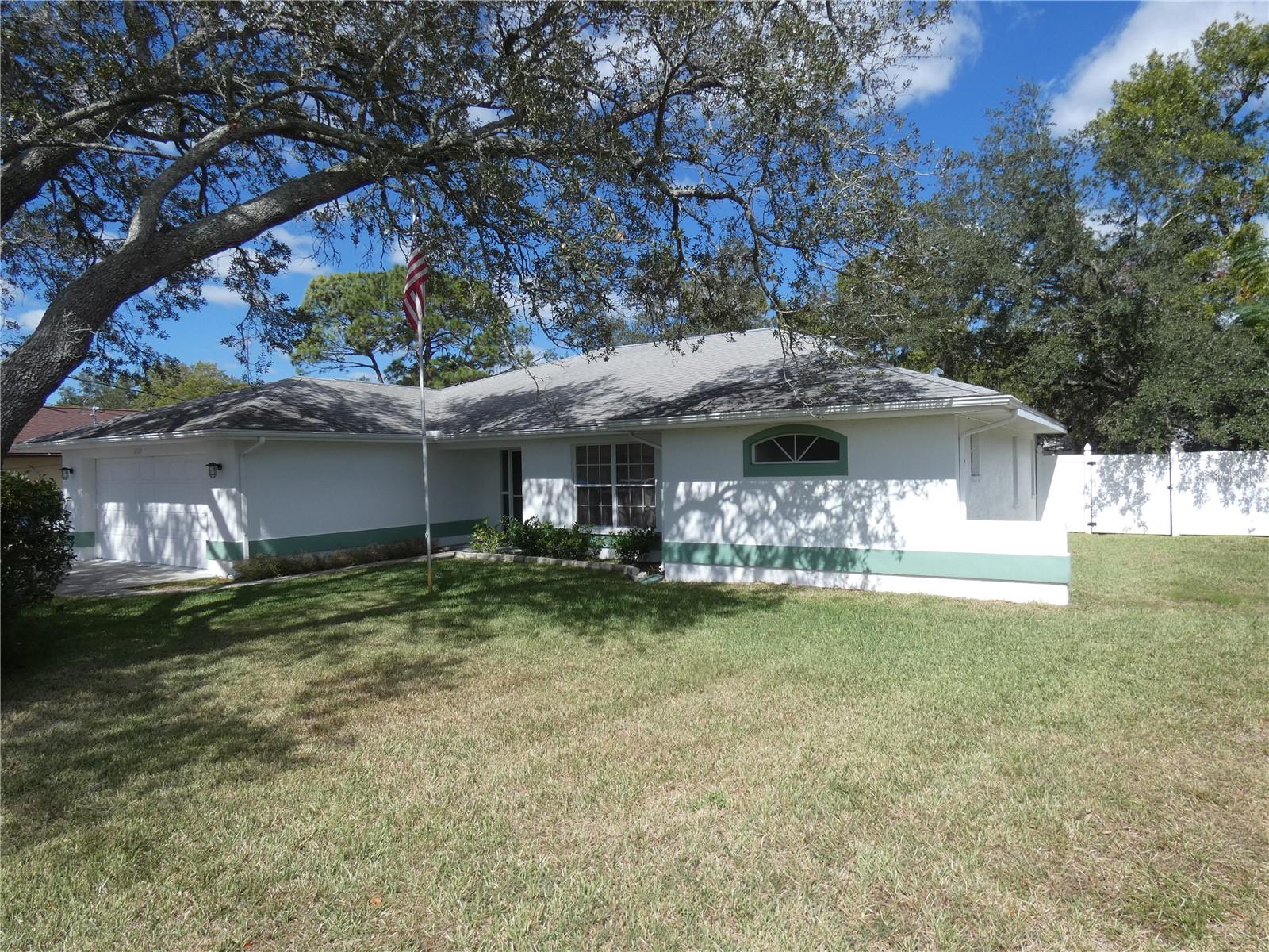 Single Family Residence em SPRING HILL, FL - Daniel Dourado