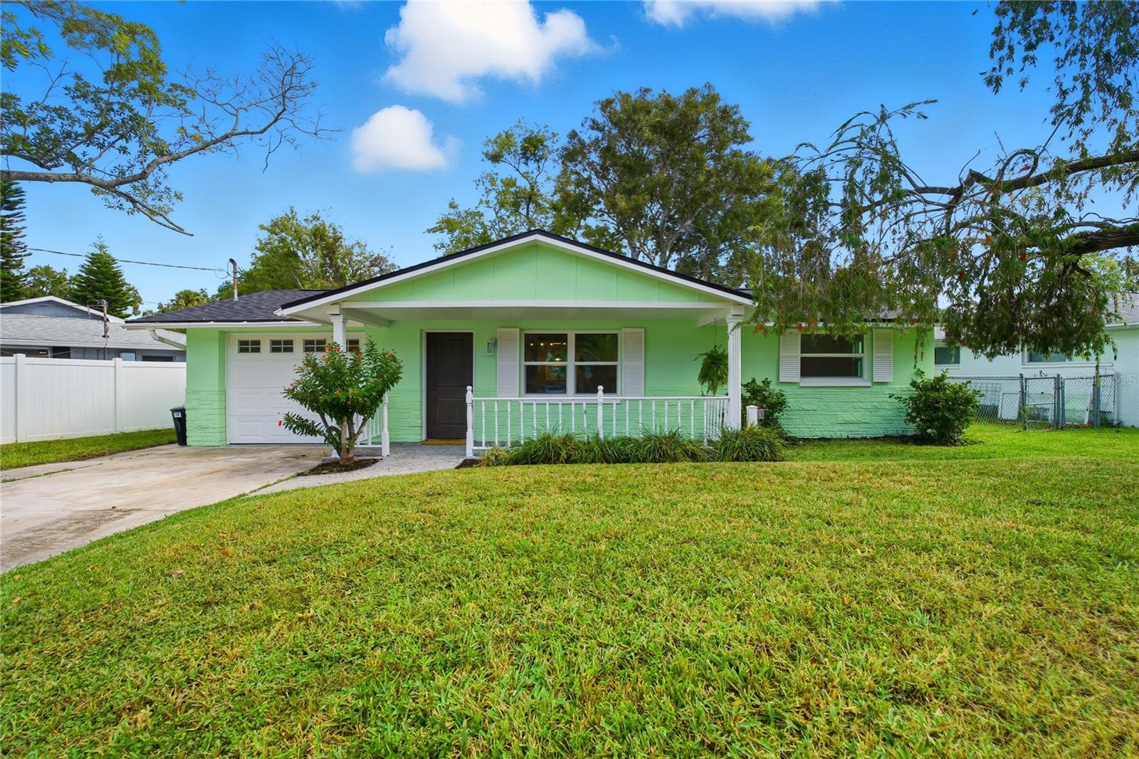 Single Family Residence em NEW PORT RICHEY, FL - Daniel Dourado