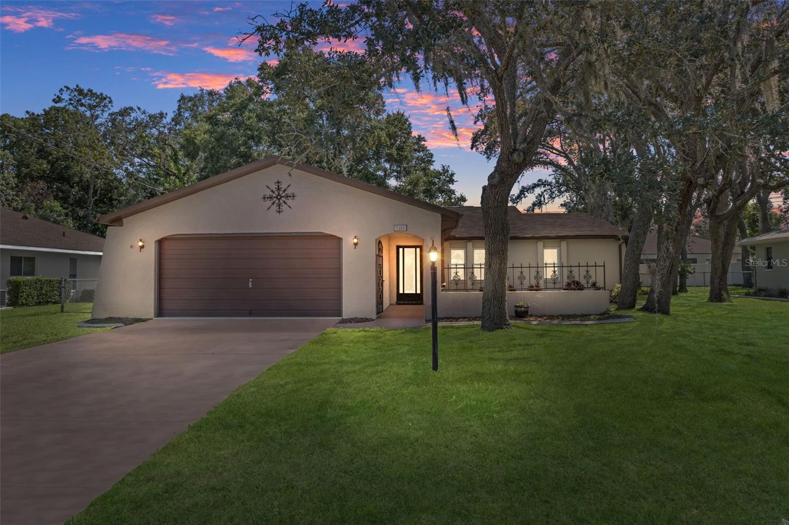 Single Family Residence em SPRING HILL, FL - Daniel Dourado