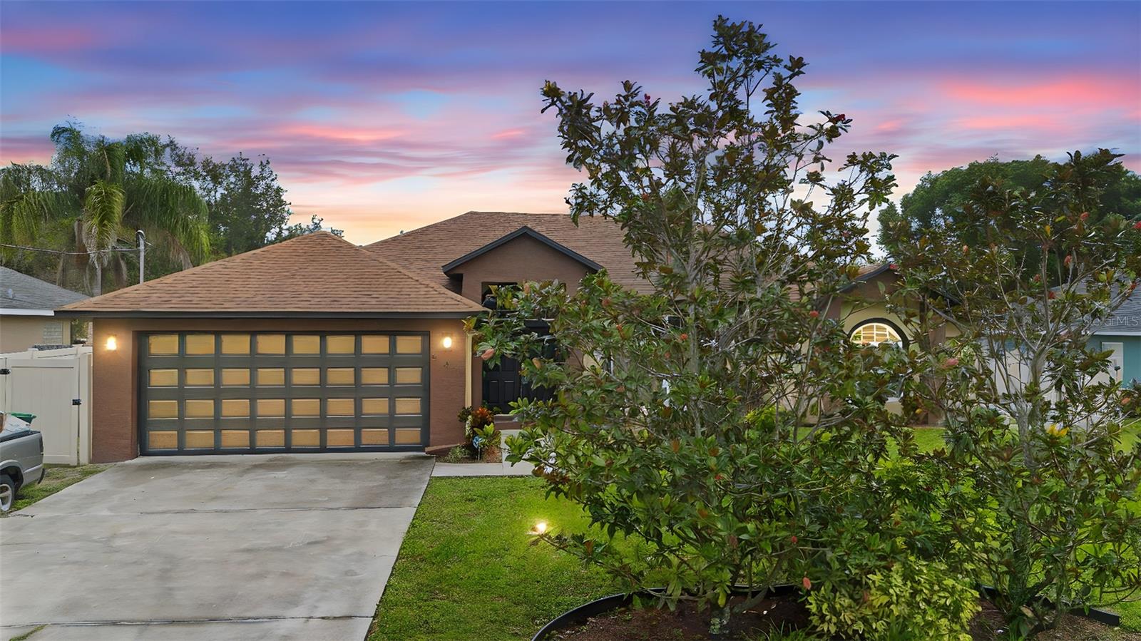 Single Family Residence in DELAND, FL - Daniel Dourado