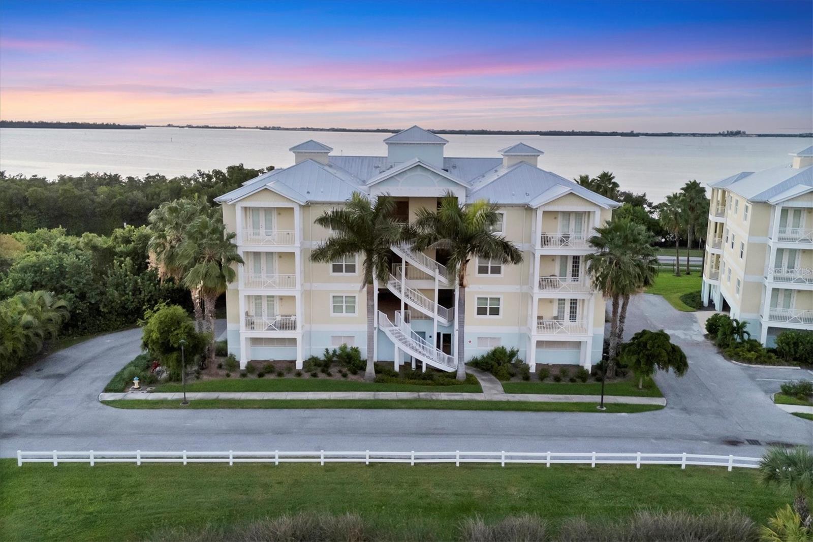 Condominium in BRADENTON, FL - Daniel Dourado