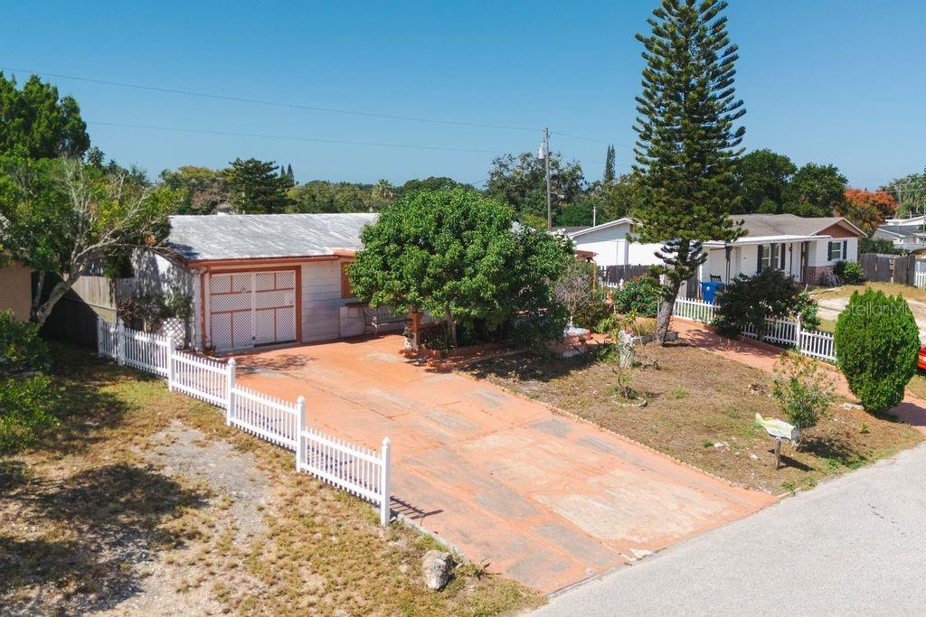 Single Family Residence em HOLIDAY, FL - Daniel Dourado