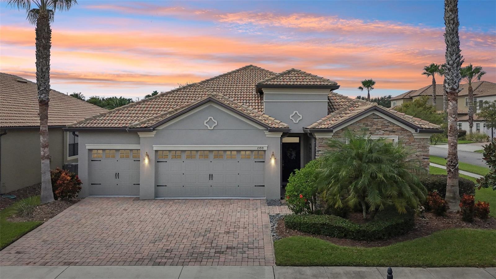 Single Family Residence em DAVENPORT, FL - Daniel Dourado