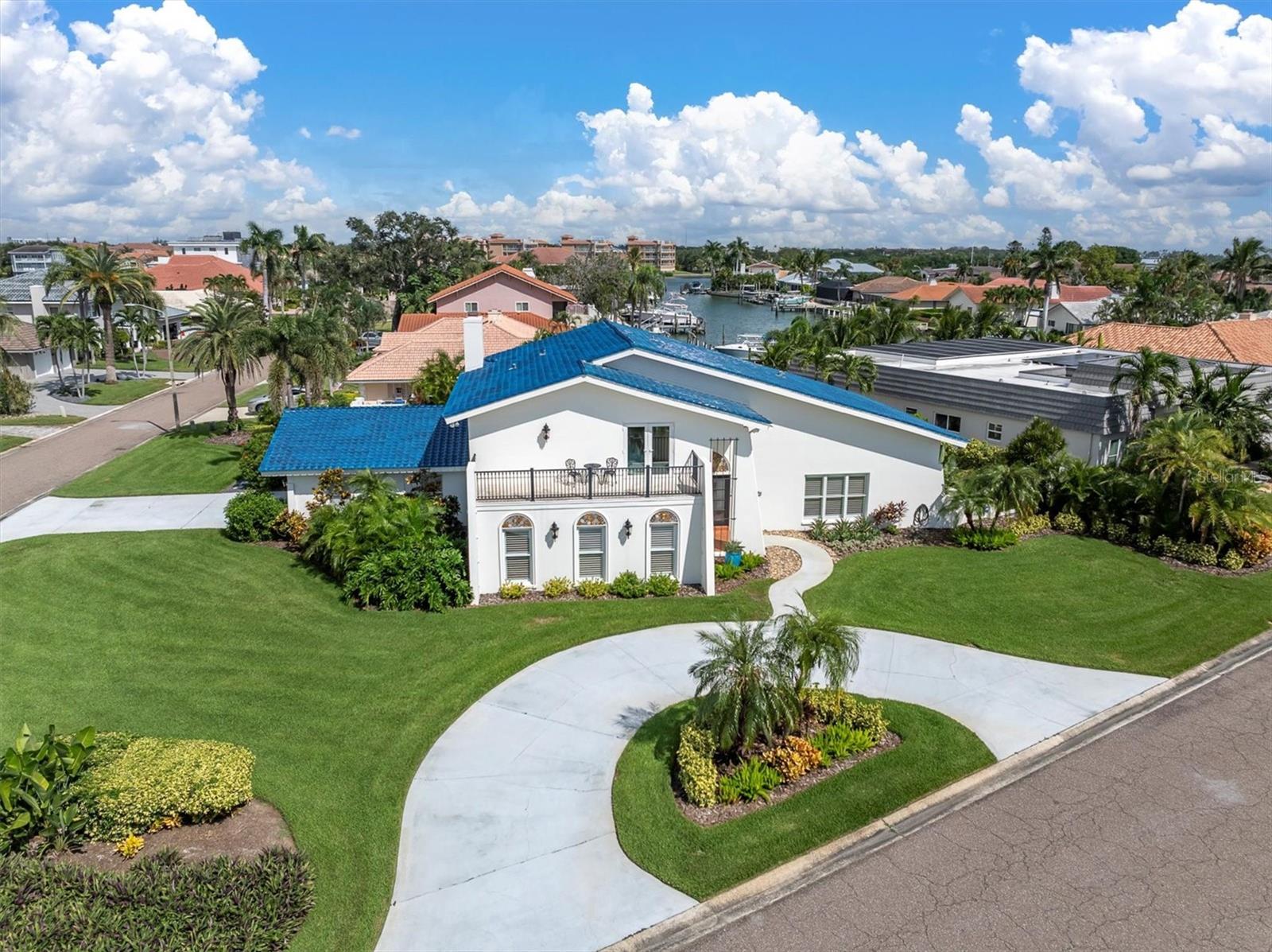 Single Family Residence em ST PETERSBURG, FL - Daniel Dourado