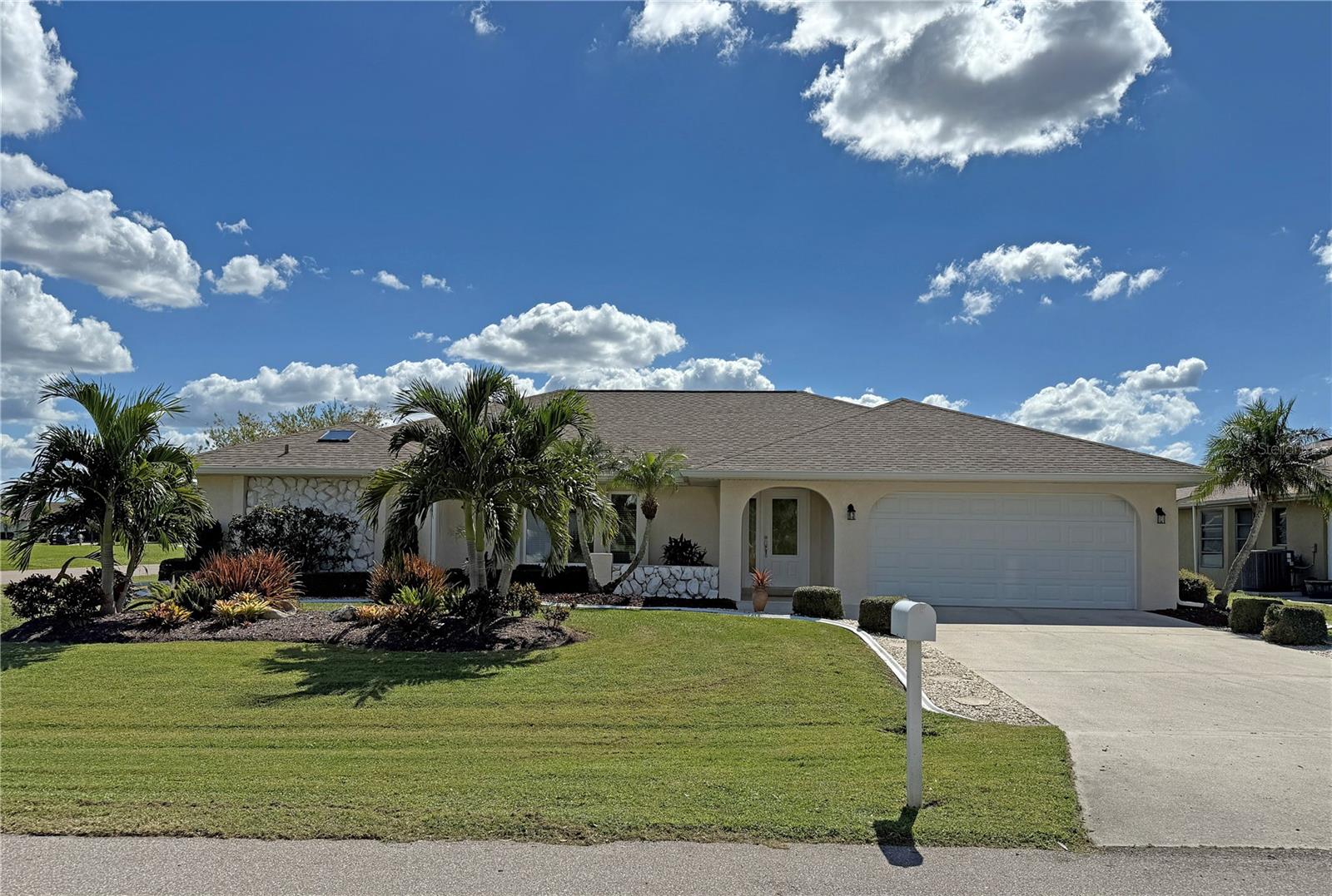 Single Family Residence em PUNTA GORDA, FL - Daniel Dourado