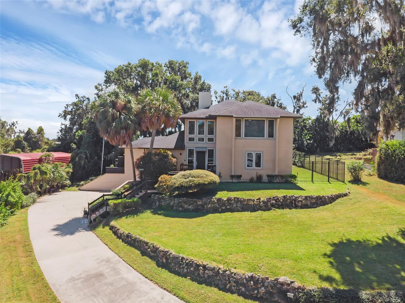 Single Family Residence in YALAHA, FL - Daniel Dourado