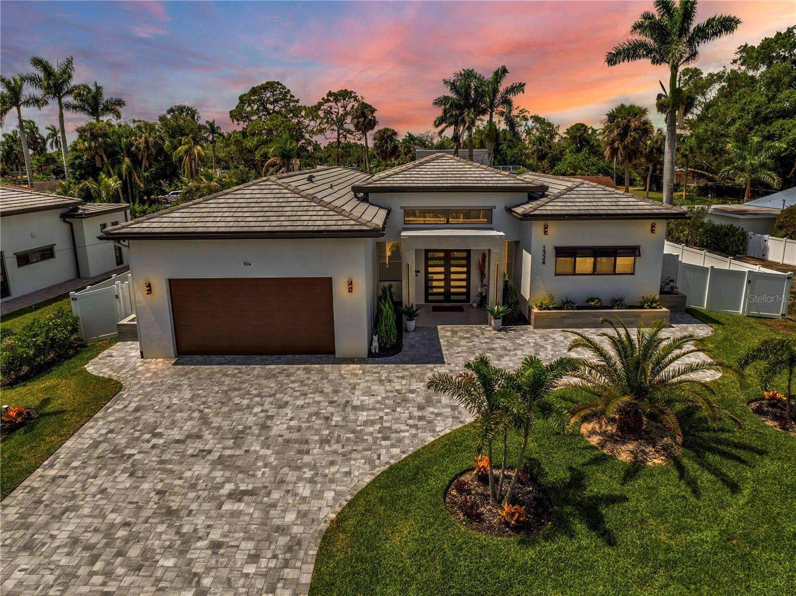 Single Family Residence em FORT MYERS, FL - Daniel Dourado