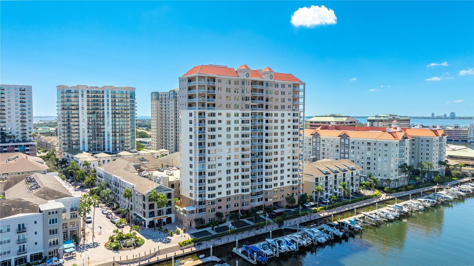 Condominium em TAMPA, FL - Daniel Dourado
