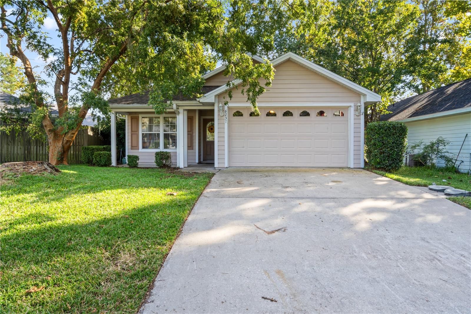 Single Family Residence em ALACHUA, FL - Daniel Dourado