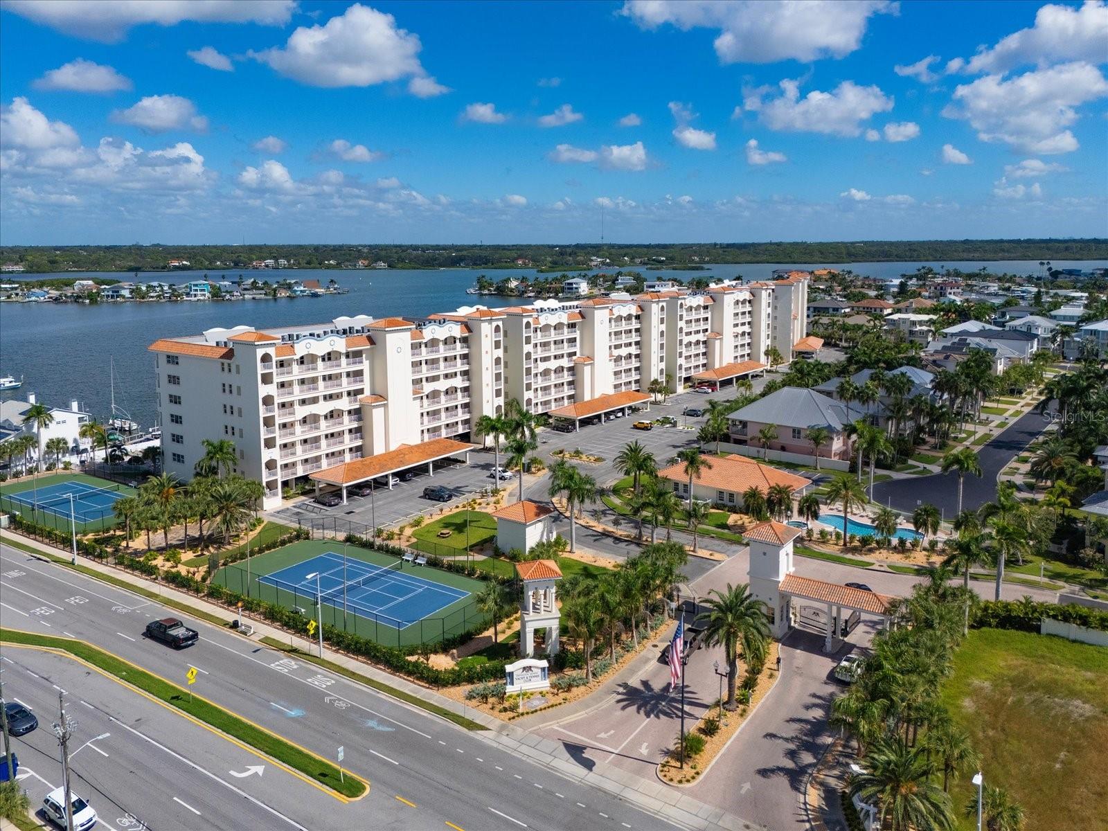 Condominium em REDINGTON SHORES, FL - Daniel Dourado
