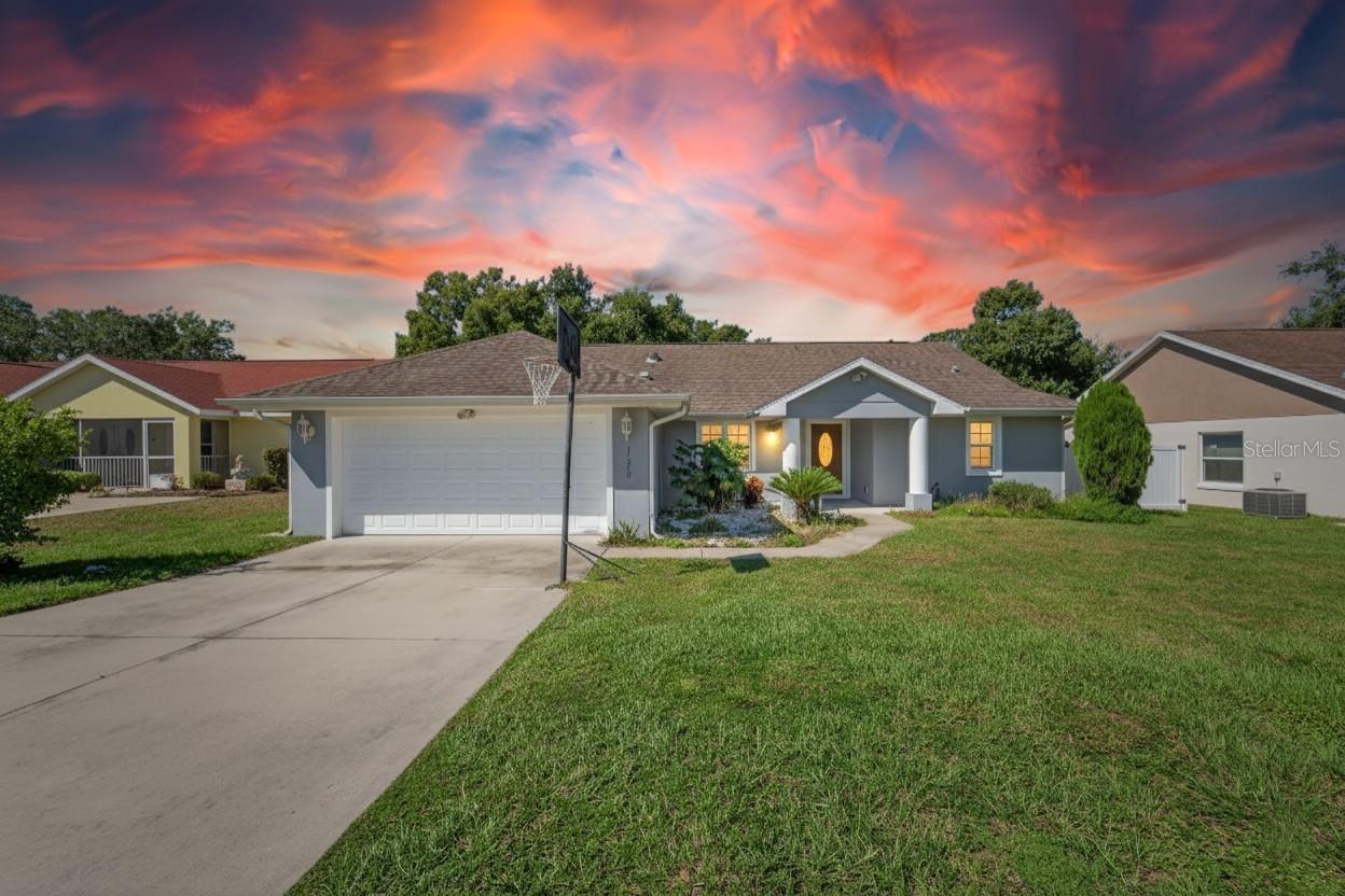 Single Family Residence in SUMMERFIELD, FL - Daniel Dourado