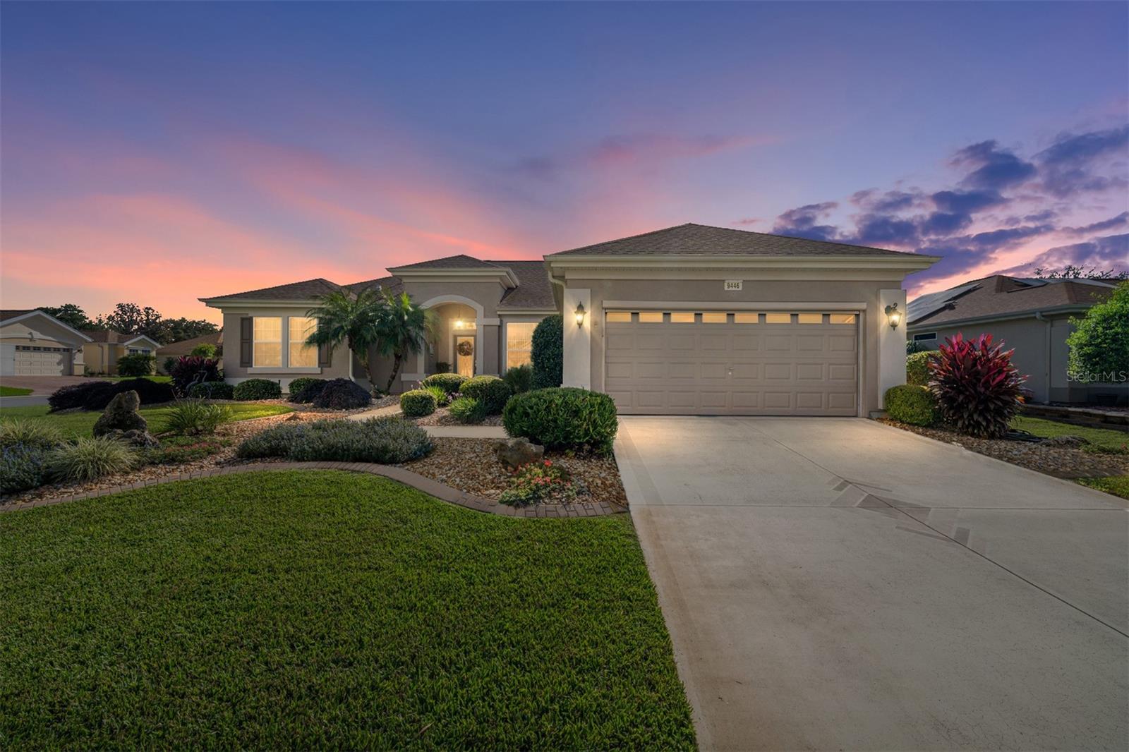 Single Family Residence in SUMMERFIELD, FL - Daniel Dourado