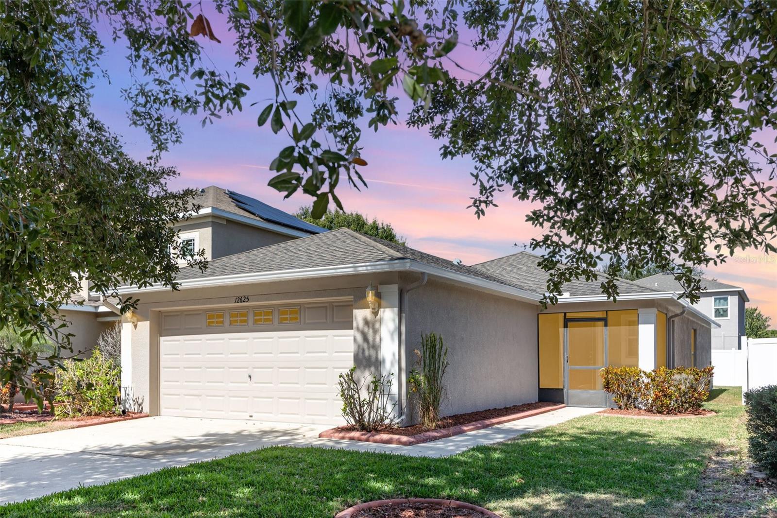 Single Family Residence in RIVERVIEW, FL - Daniel Dourado