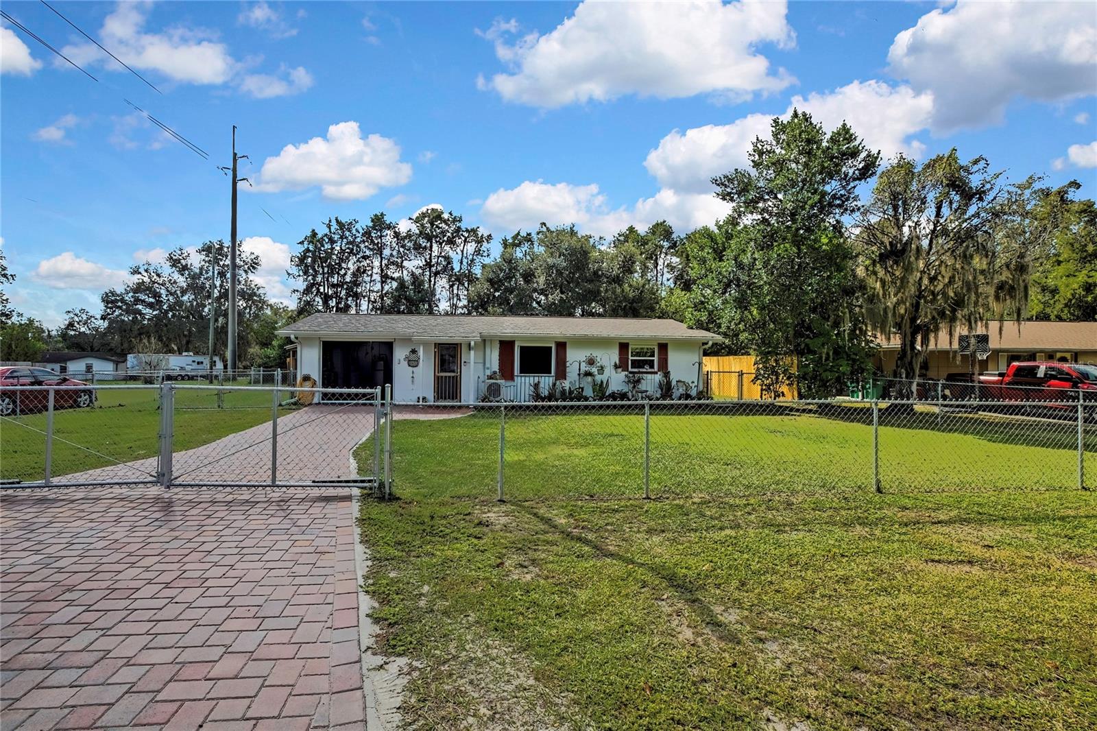 Single Family Residence in FLORAL CITY, FL - Daniel Dourado