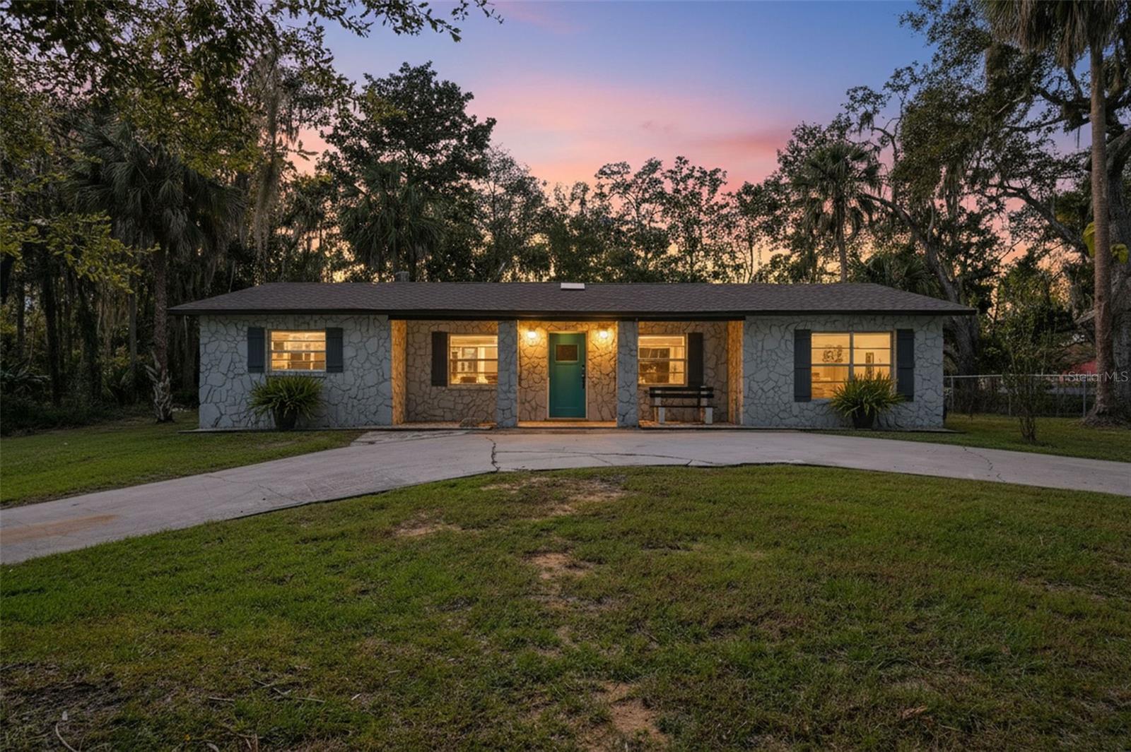 Single Family Residence in CRYSTAL RIVER, FL - Daniel Dourado