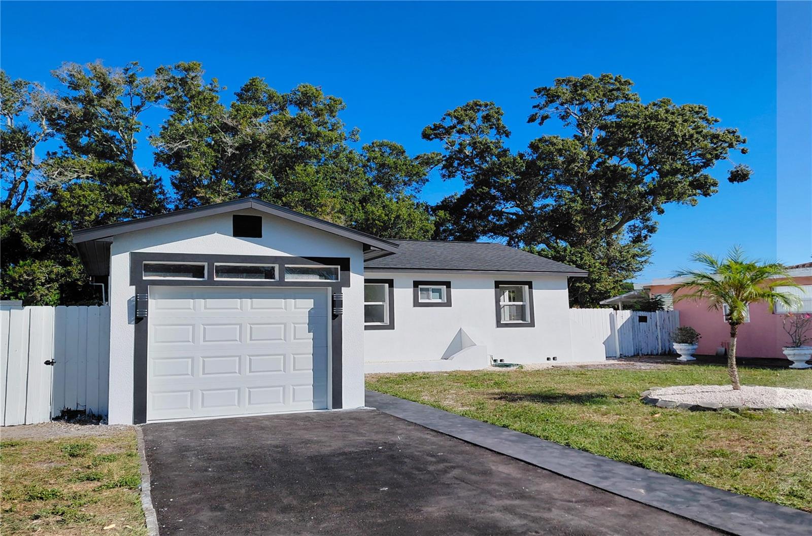 Single Family Residence em ST PETERSBURG, FL - Daniel Dourado