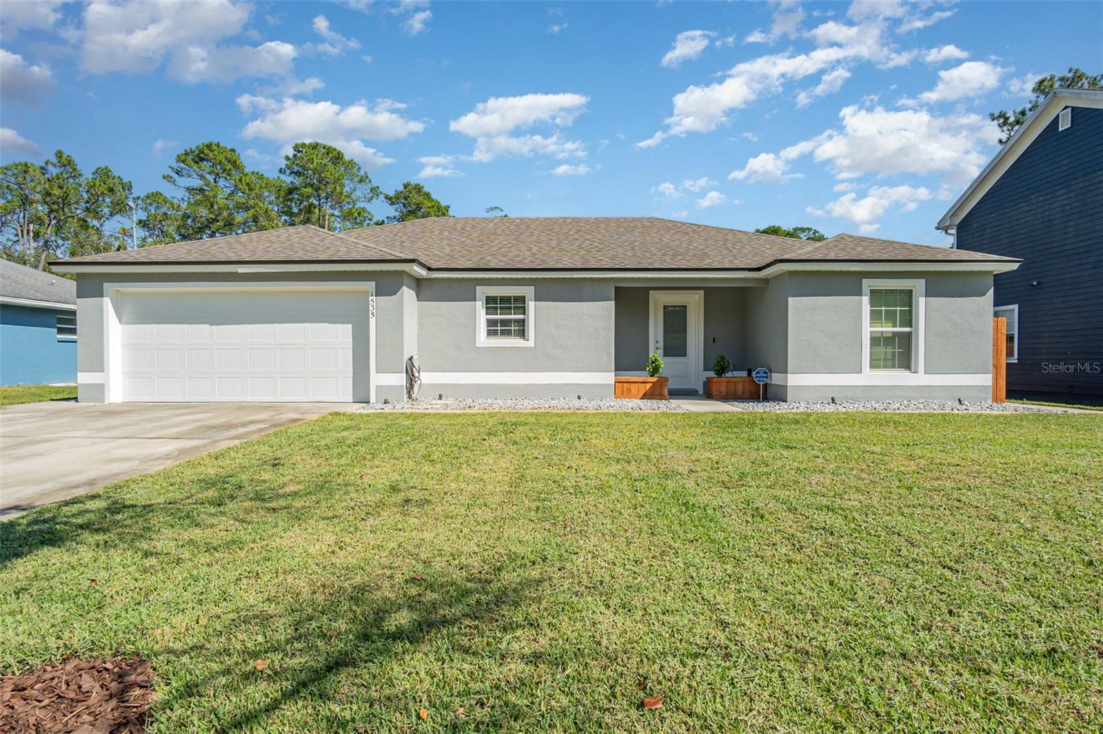 Single Family Residence in DELAND, FL - Daniel Dourado