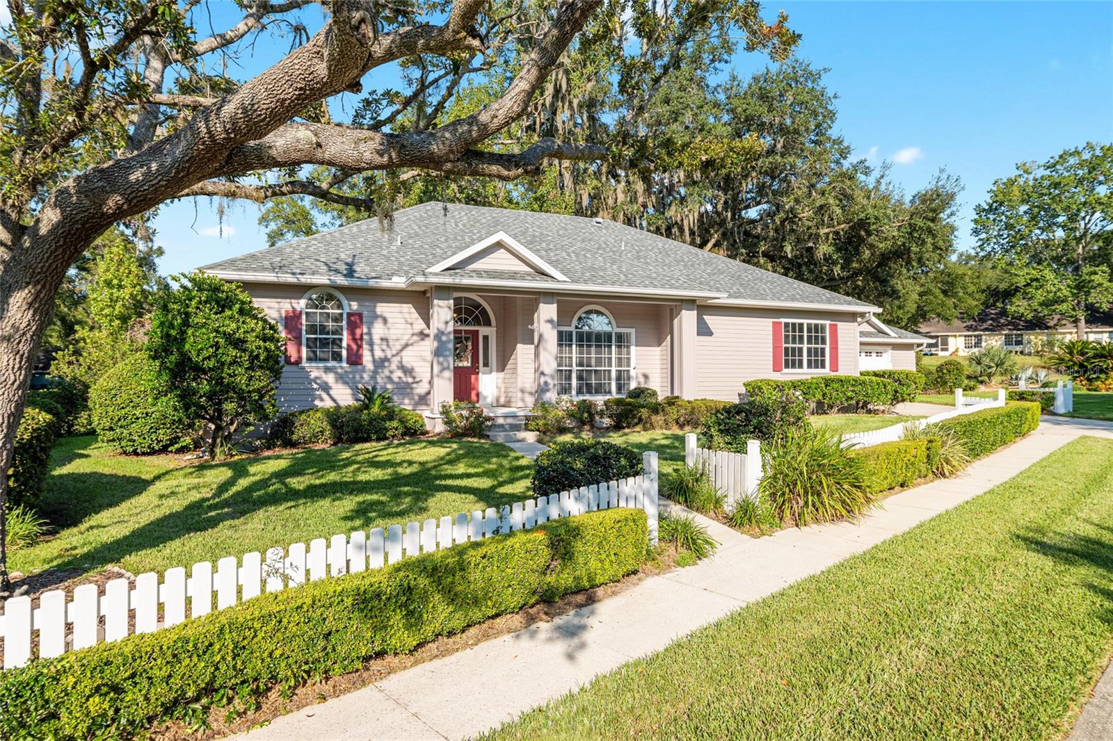Single Family Residence in GAINESVILLE, FL - Daniel Dourado