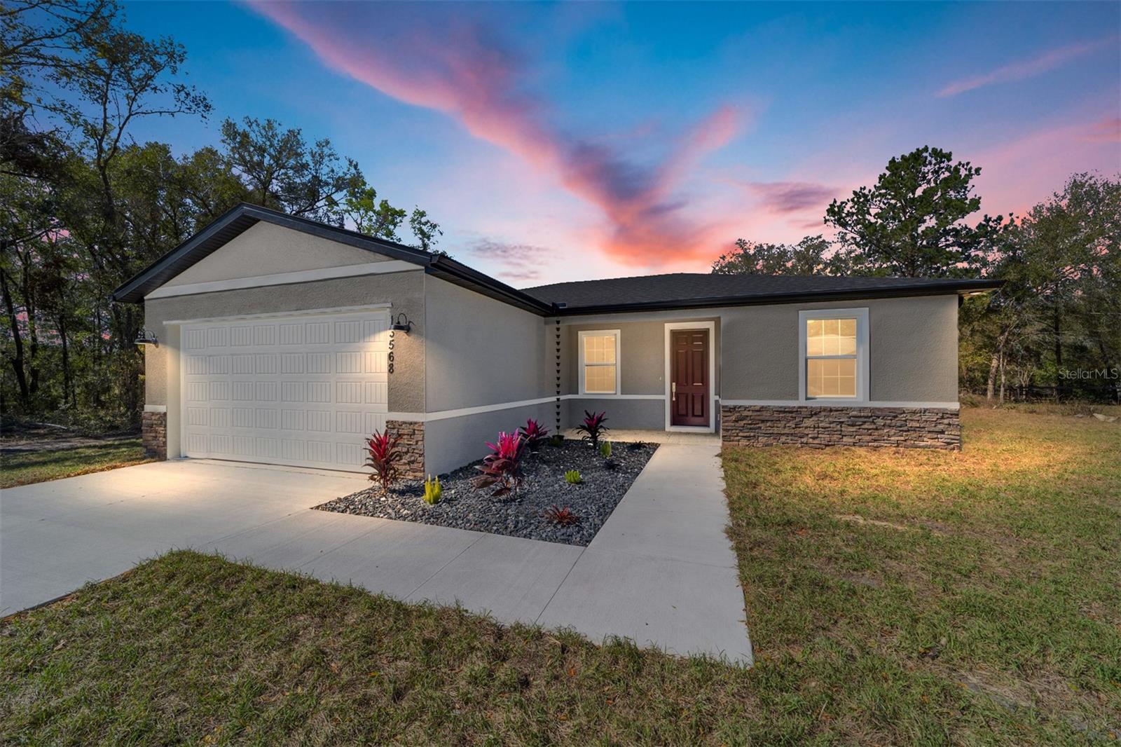 Single Family Residence in SUMMERFIELD, FL - Daniel Dourado