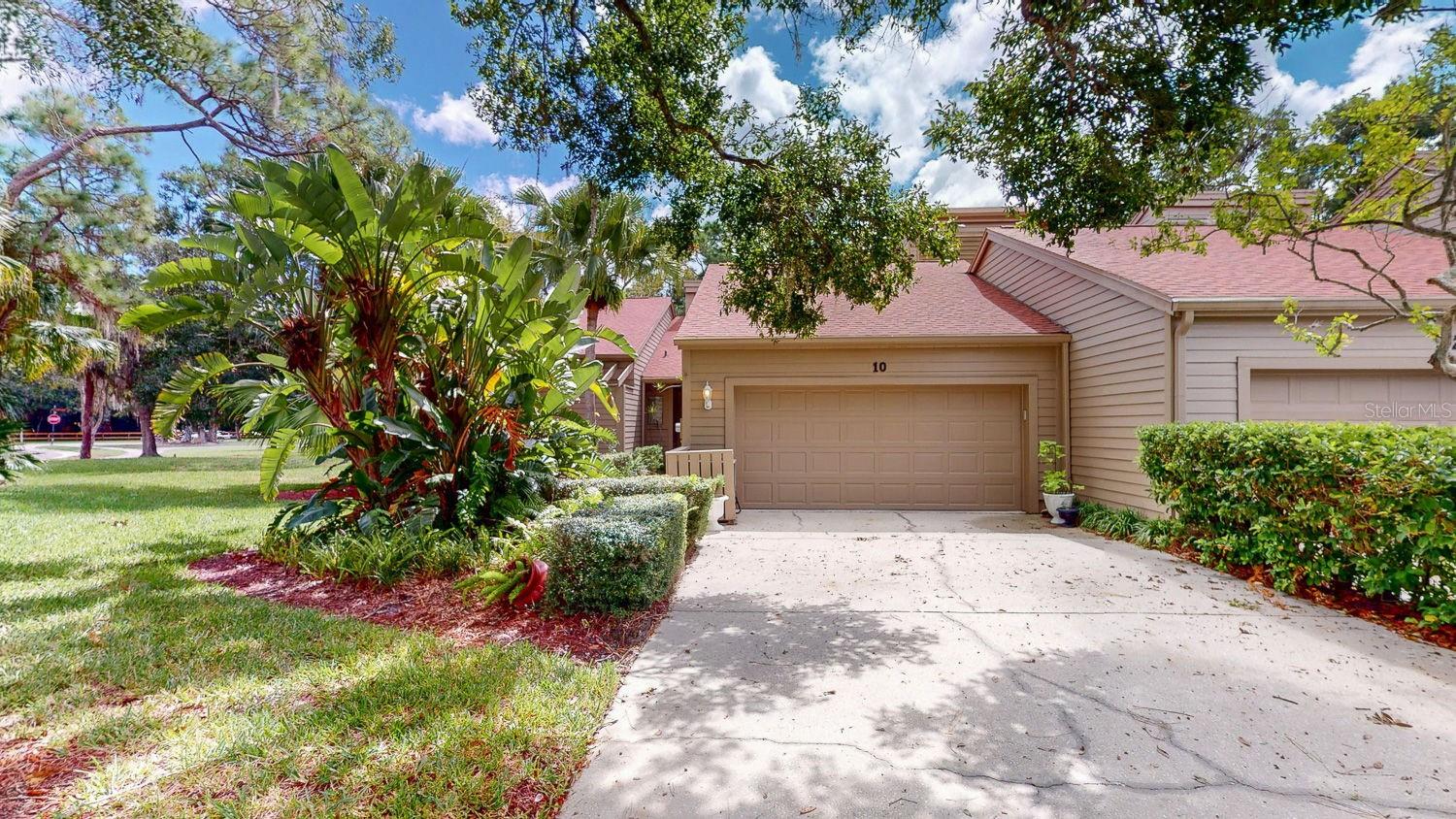 Townhouse in OLDSMAR, FL - Daniel Dourado