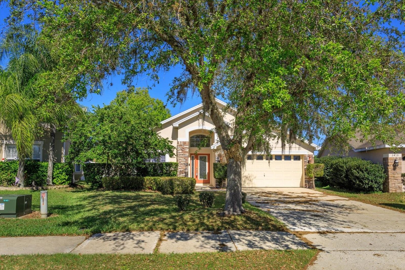 Single Family Residence em MOUNT DORA, FL - Daniel Dourado