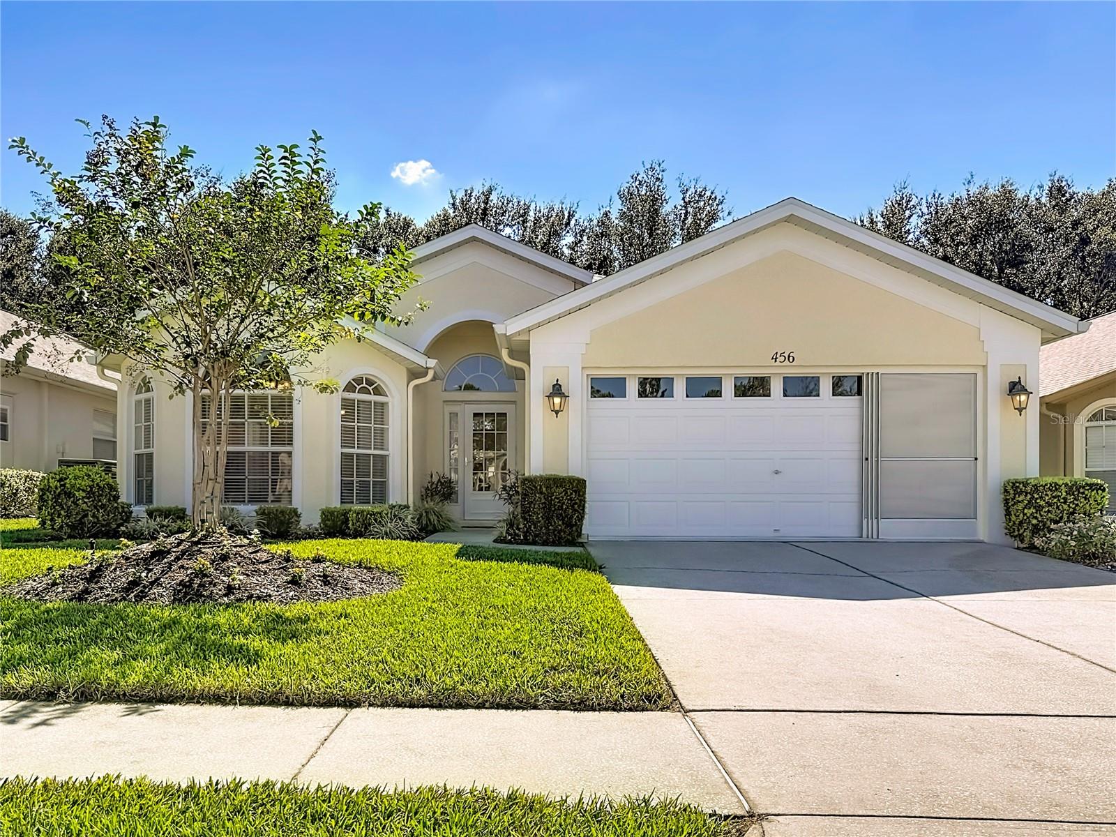 Single Family Residence em SPRING HILL, FL - Daniel Dourado