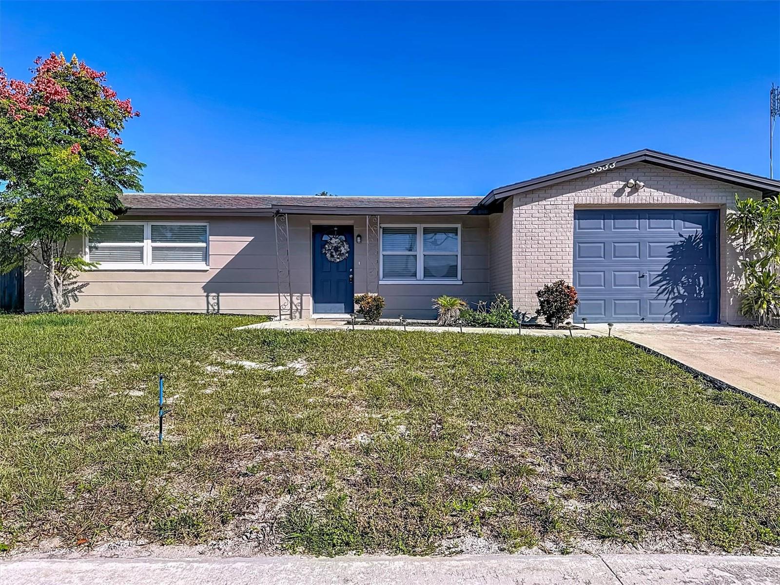 Single Family Residence em HOLIDAY, FL - Daniel Dourado