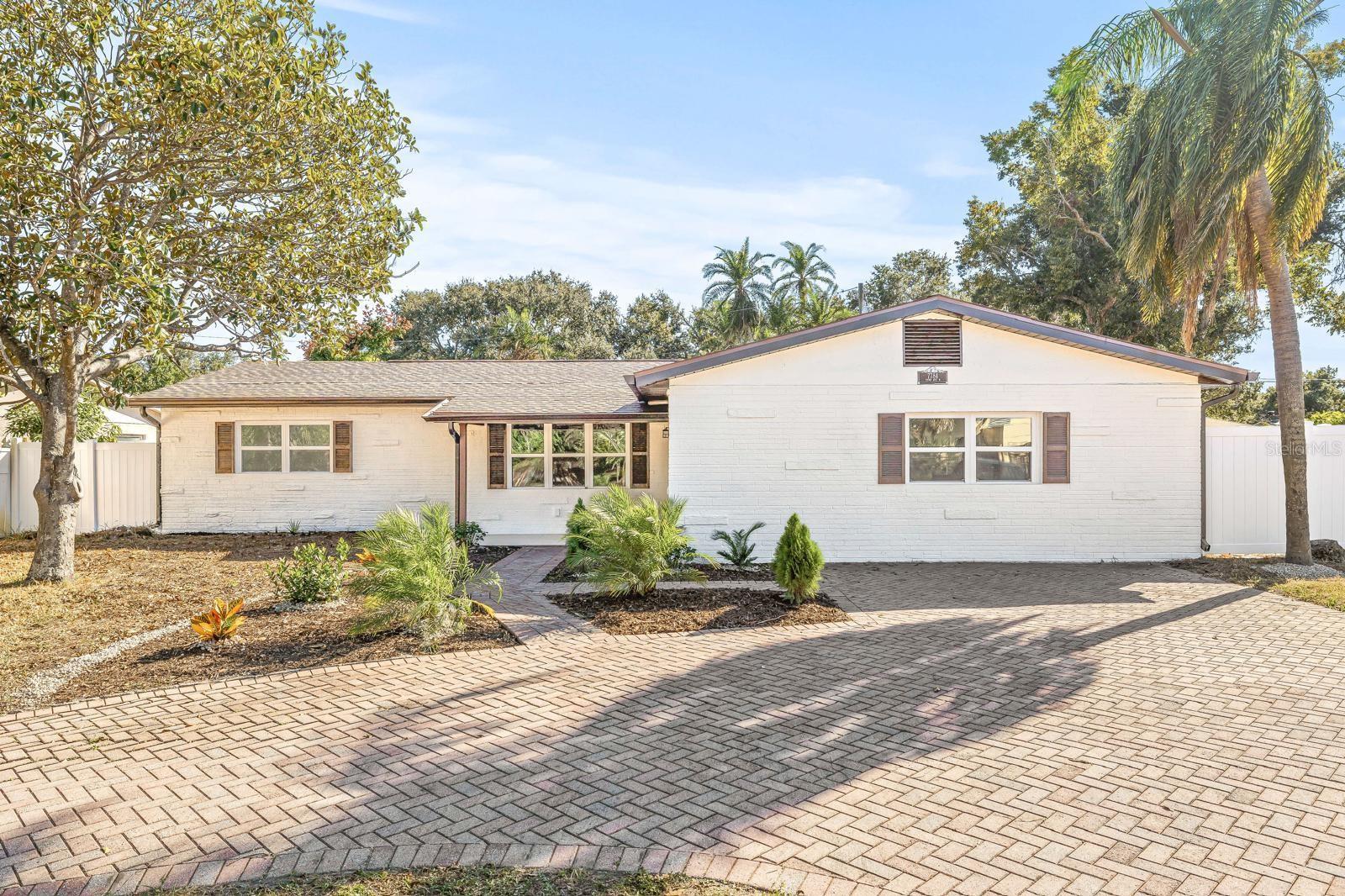 Single Family Residence em ST PETERSBURG, FL - Daniel Dourado