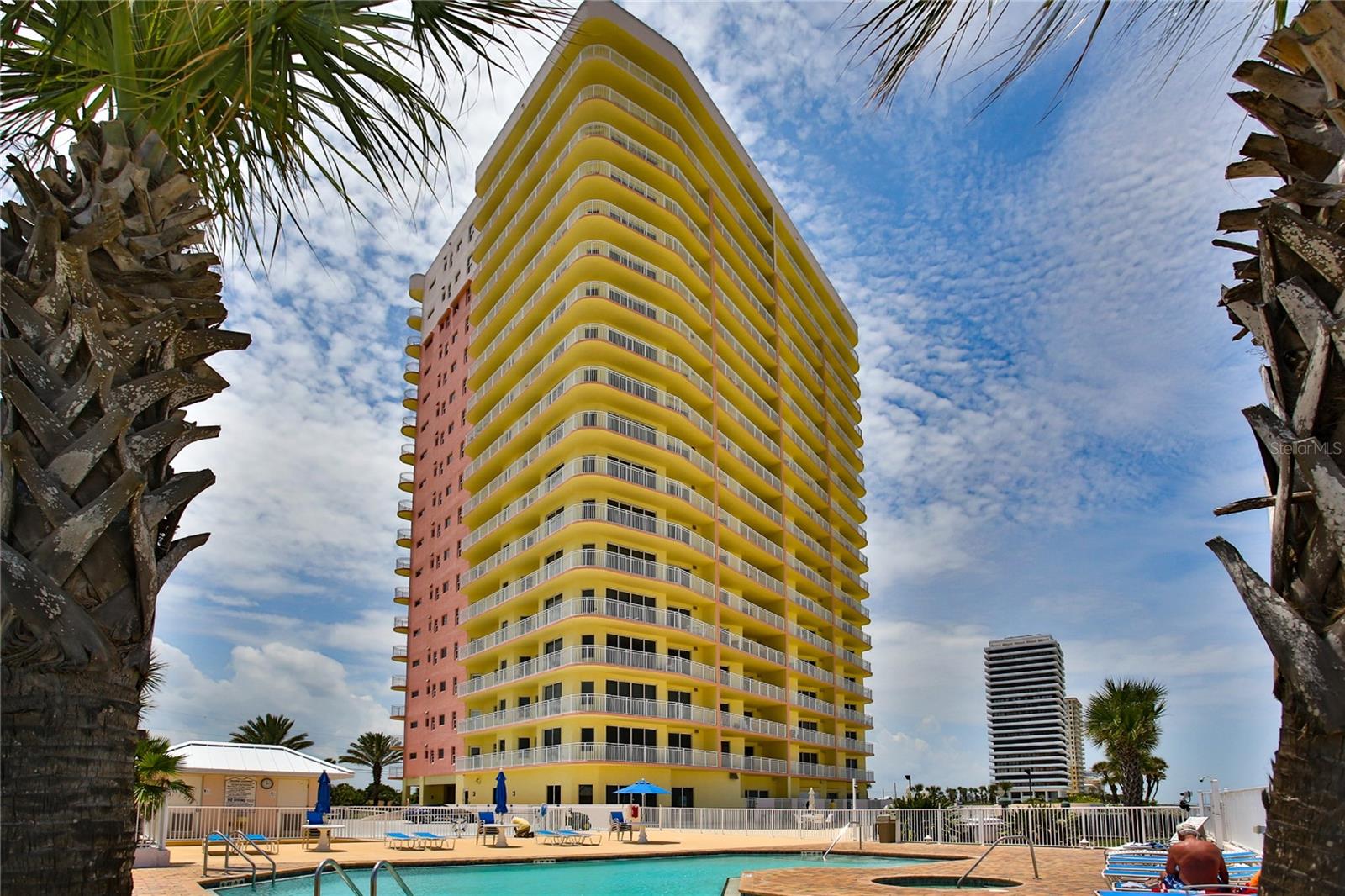 Condominium in DAYTONA BEACH, FL - Daniel Dourado