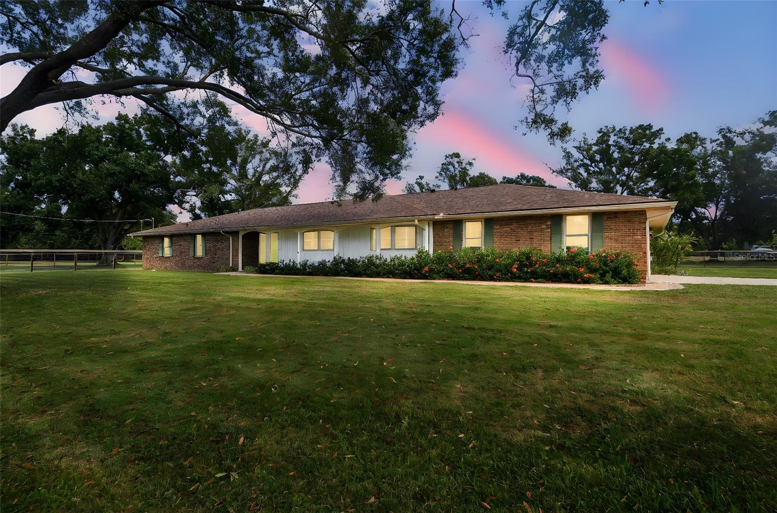 Single Family Residence in RIVERVIEW, FL - Daniel Dourado