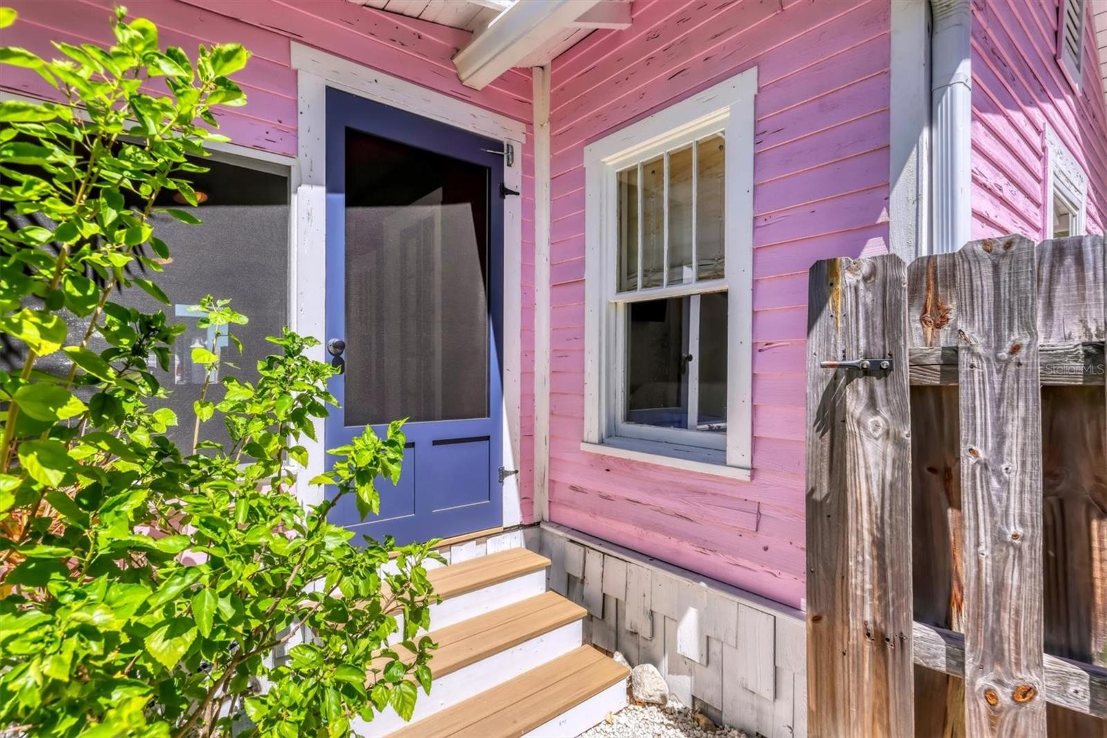 Single Family Residence in HOLMES BEACH, FL - Daniel Dourado