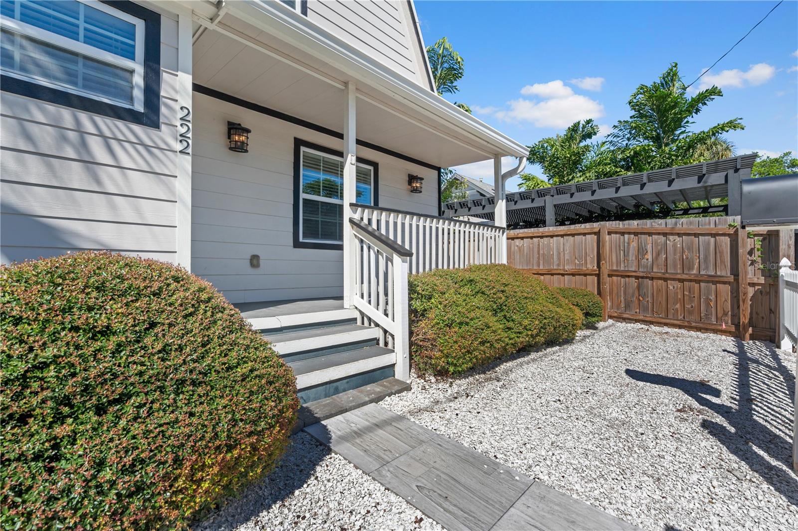 Single Family Residence em ST PETERSBURG, FL - Daniel Dourado