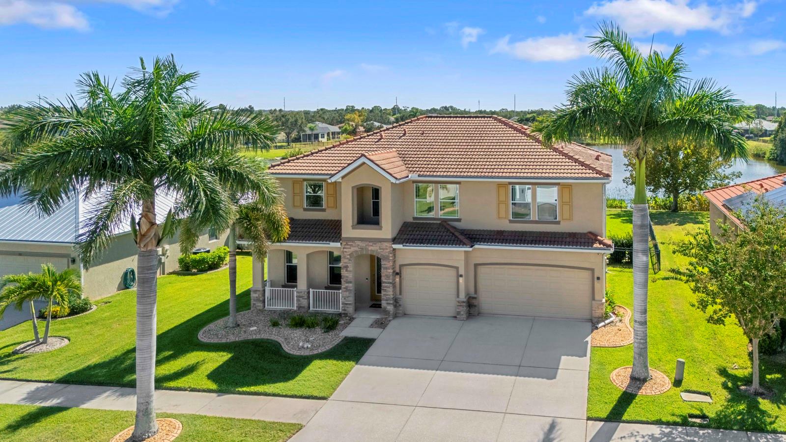 Single Family Residence in APOLLO BEACH, FL - Daniel Dourado