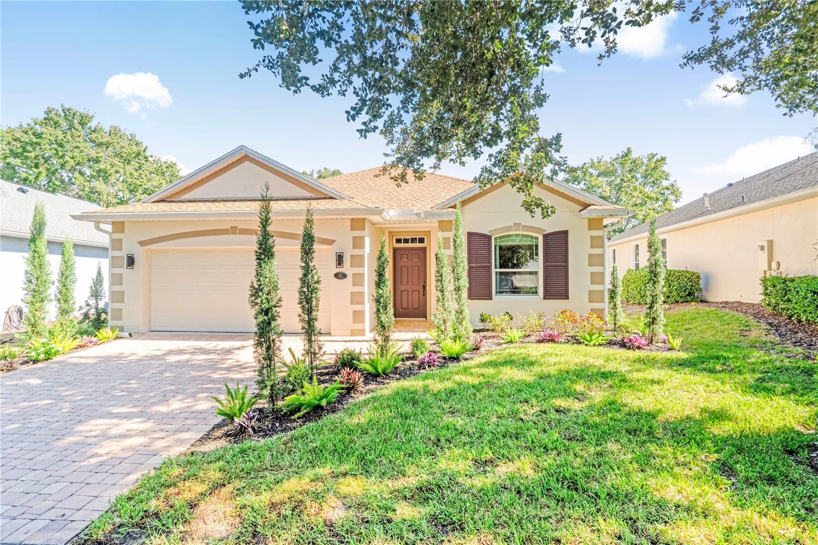 Single Family Residence in DELAND, FL - Daniel Dourado