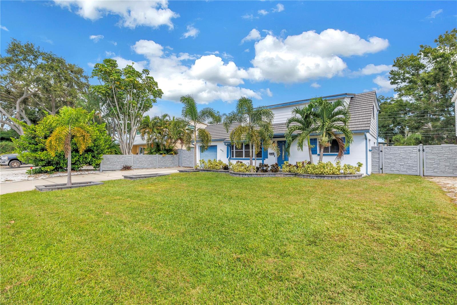 Single Family Residence em ST PETERSBURG, FL - Daniel Dourado