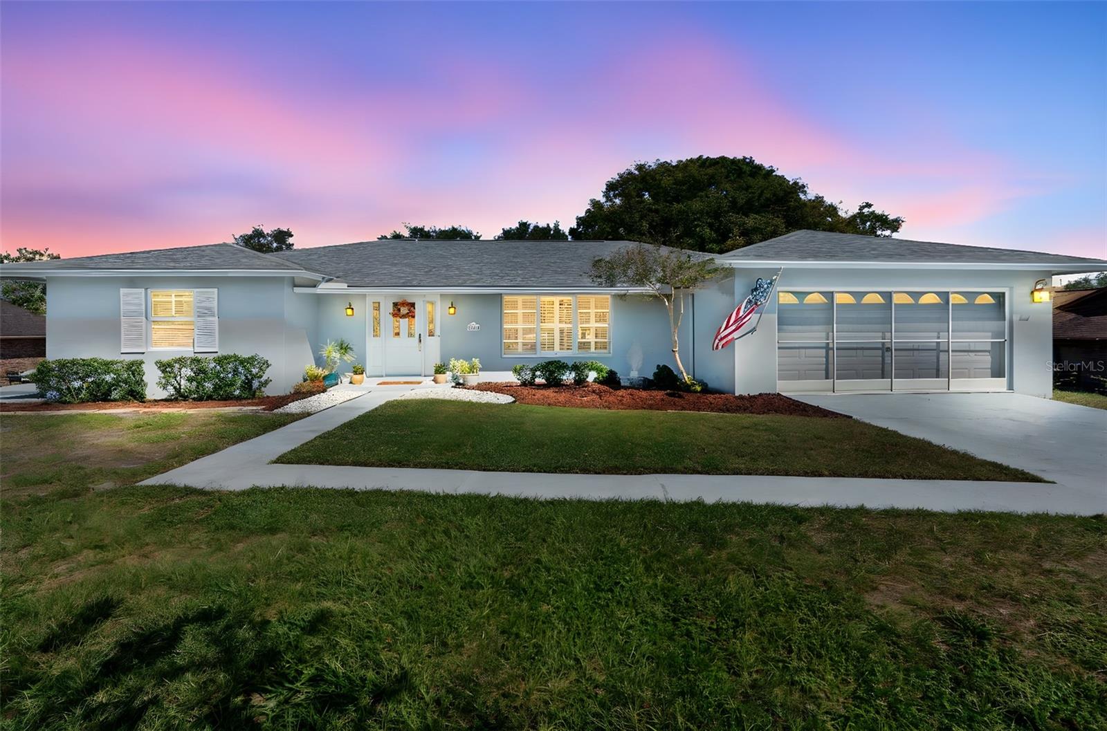Single Family Residence in DELTONA, FL - Daniel Dourado