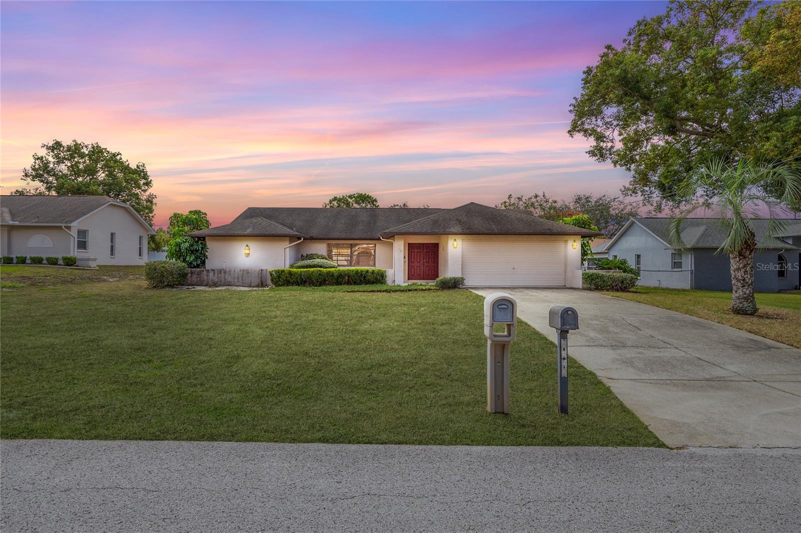 Single Family Residence em SPRING HILL, FL - Daniel Dourado