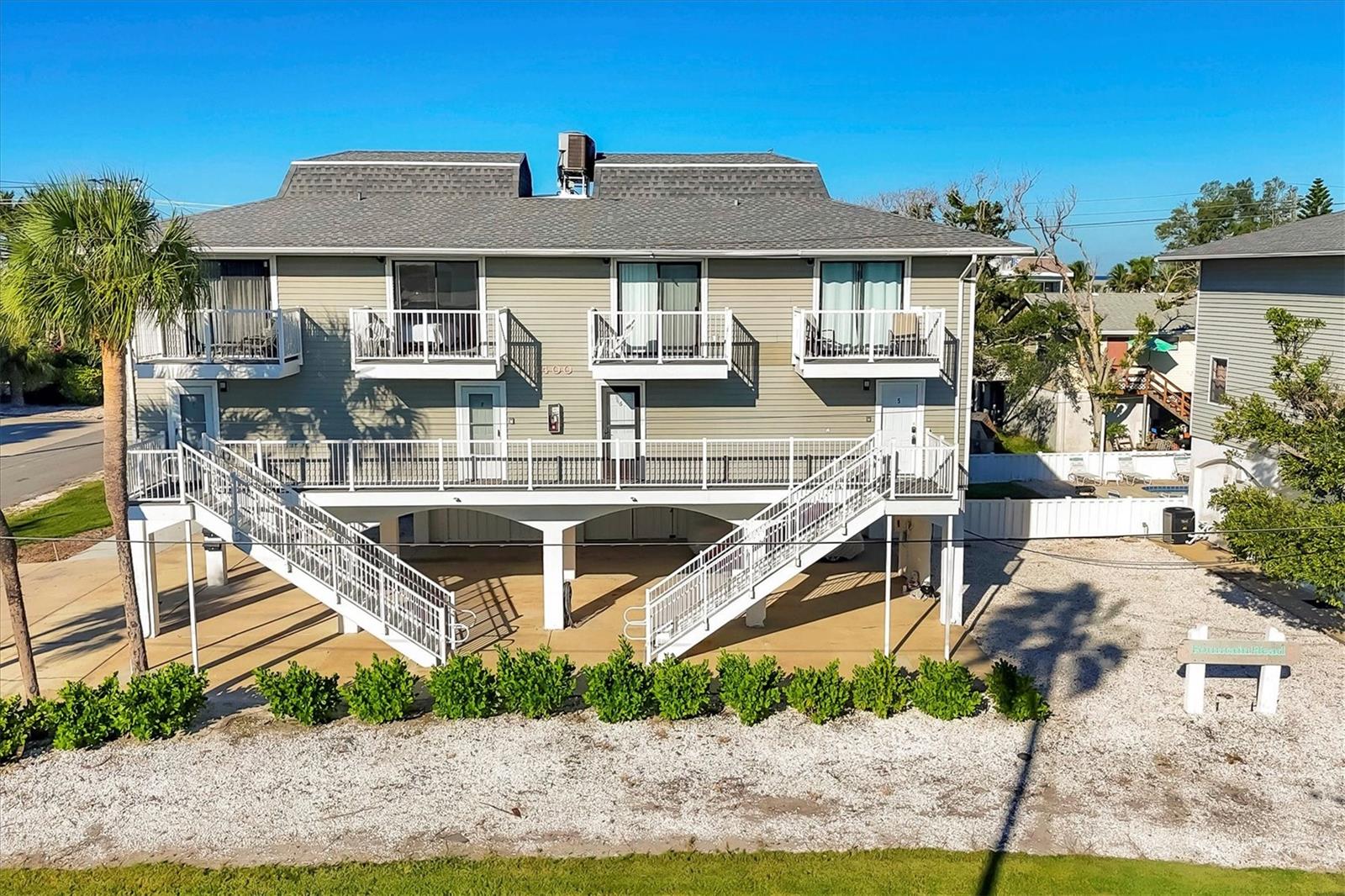 Condominium in HOLMES BEACH, FL - Daniel Dourado