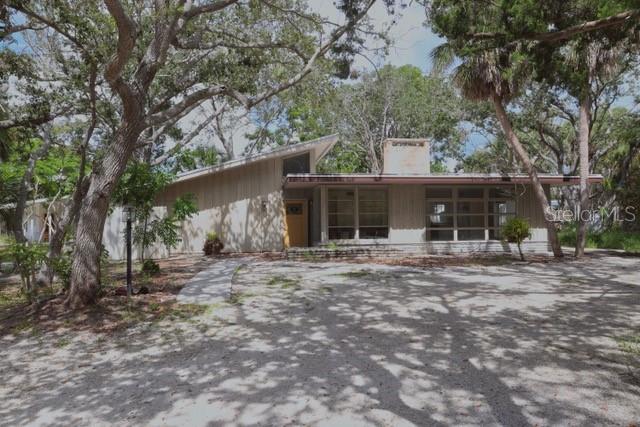 Single Family Residence in SARASOTA, FL - Daniel Dourado