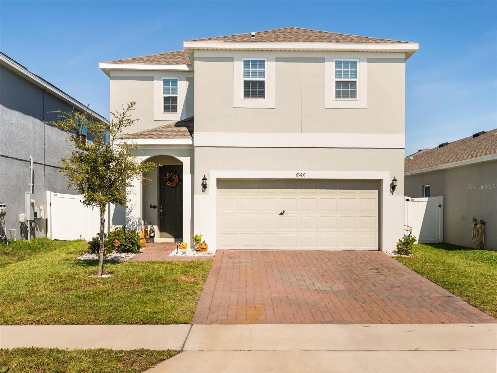 Single Family Residence in GROVELAND, FL - Daniel Dourado