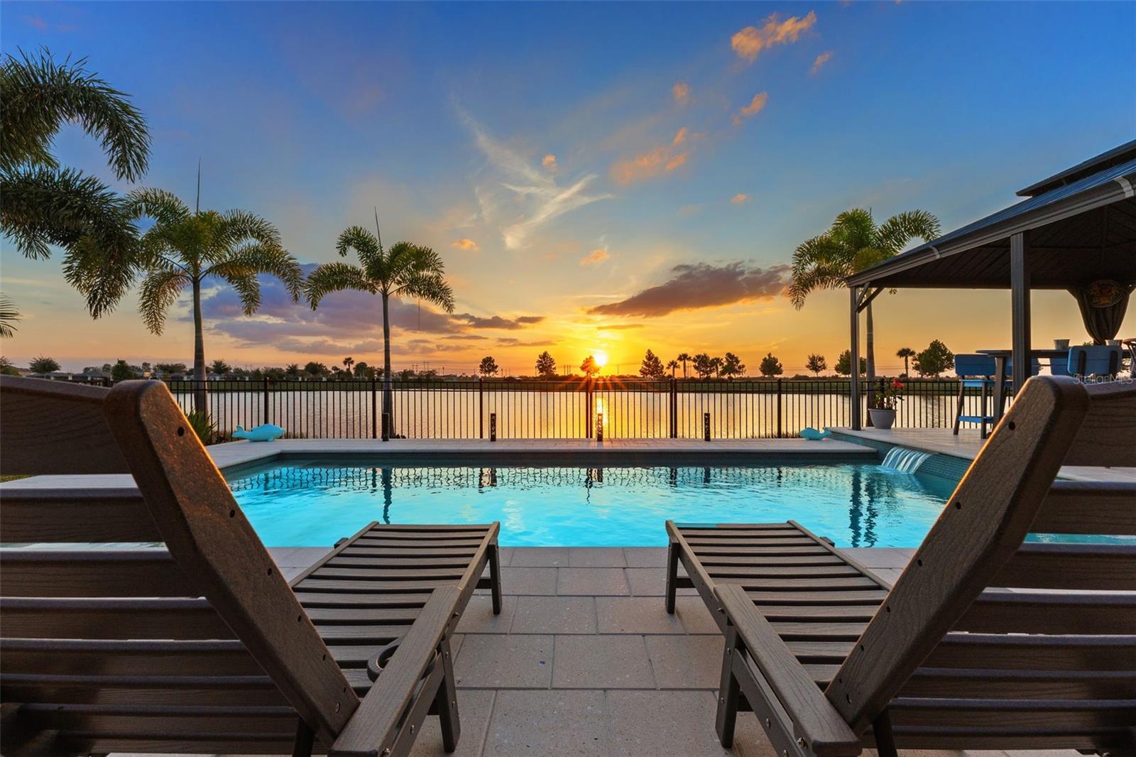 Single Family Residence in APOLLO BEACH, FL - Daniel Dourado