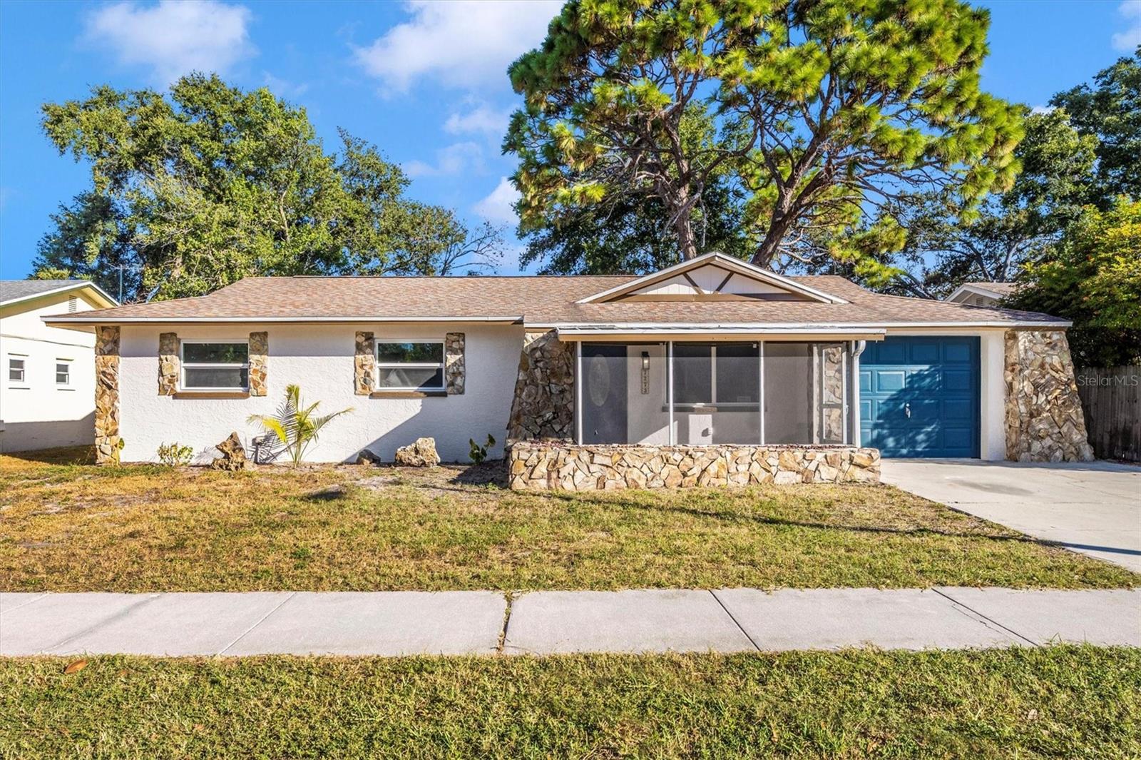 Single Family Residence em ST PETERSBURG, FL - Daniel Dourado