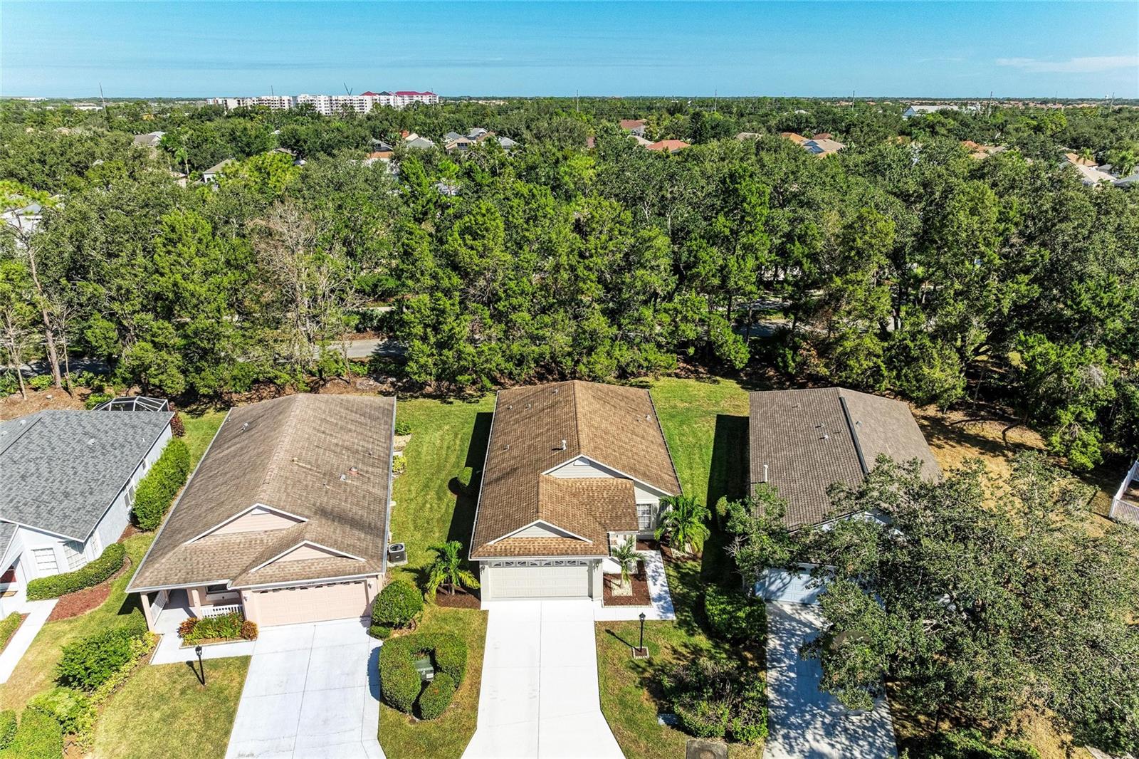 Single Family Residence in LAKEWOOD RANCH, FL - Daniel Dourado
