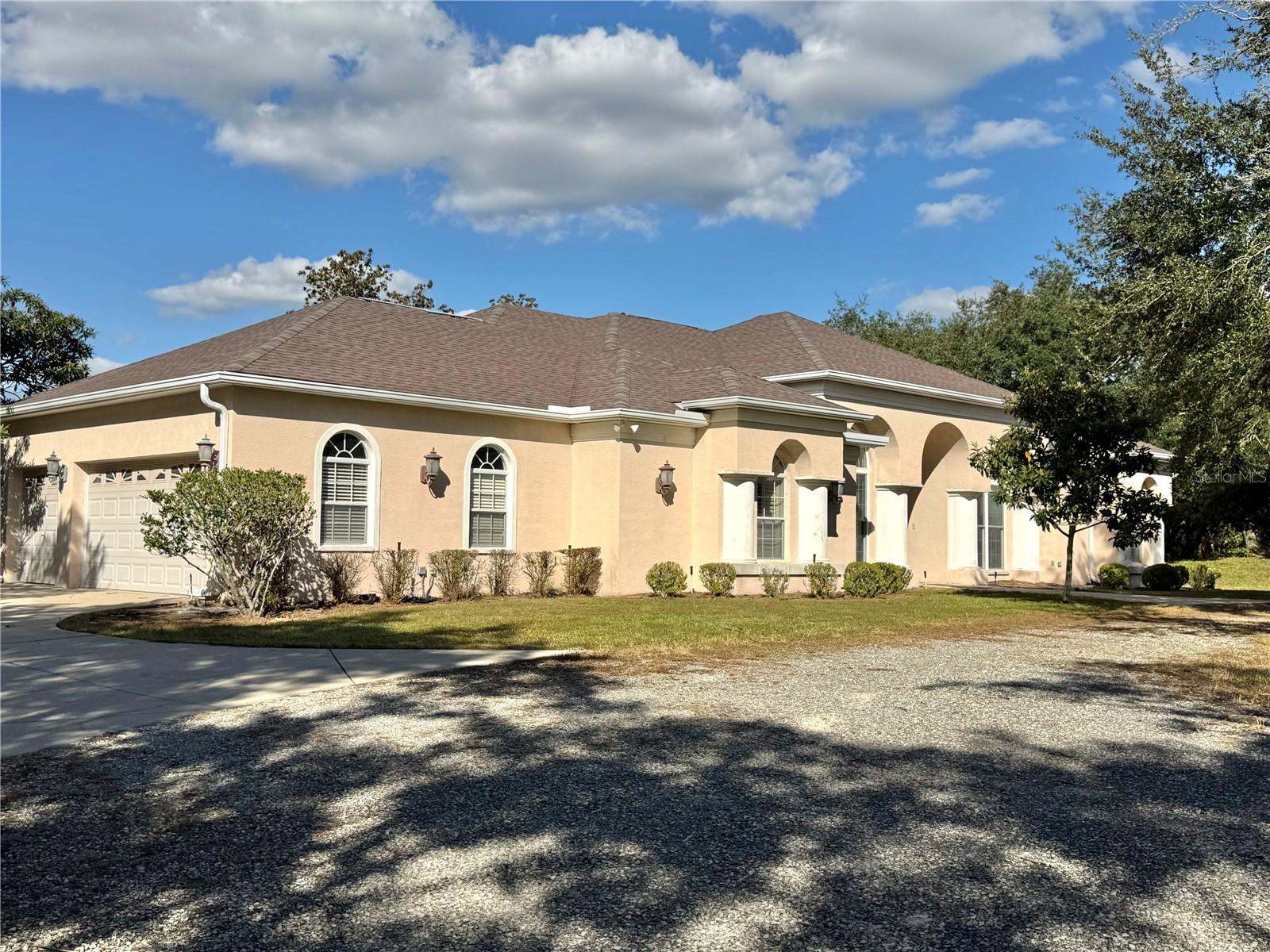 Single Family Residence in BEVERLY HILLS, FL - Daniel Dourado