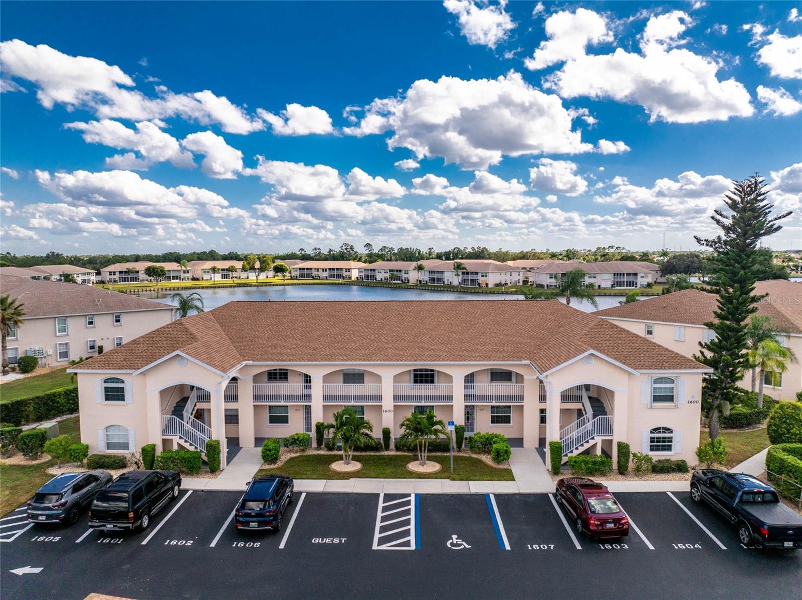 Condominium em LAKE SUZY, FL - Daniel Dourado