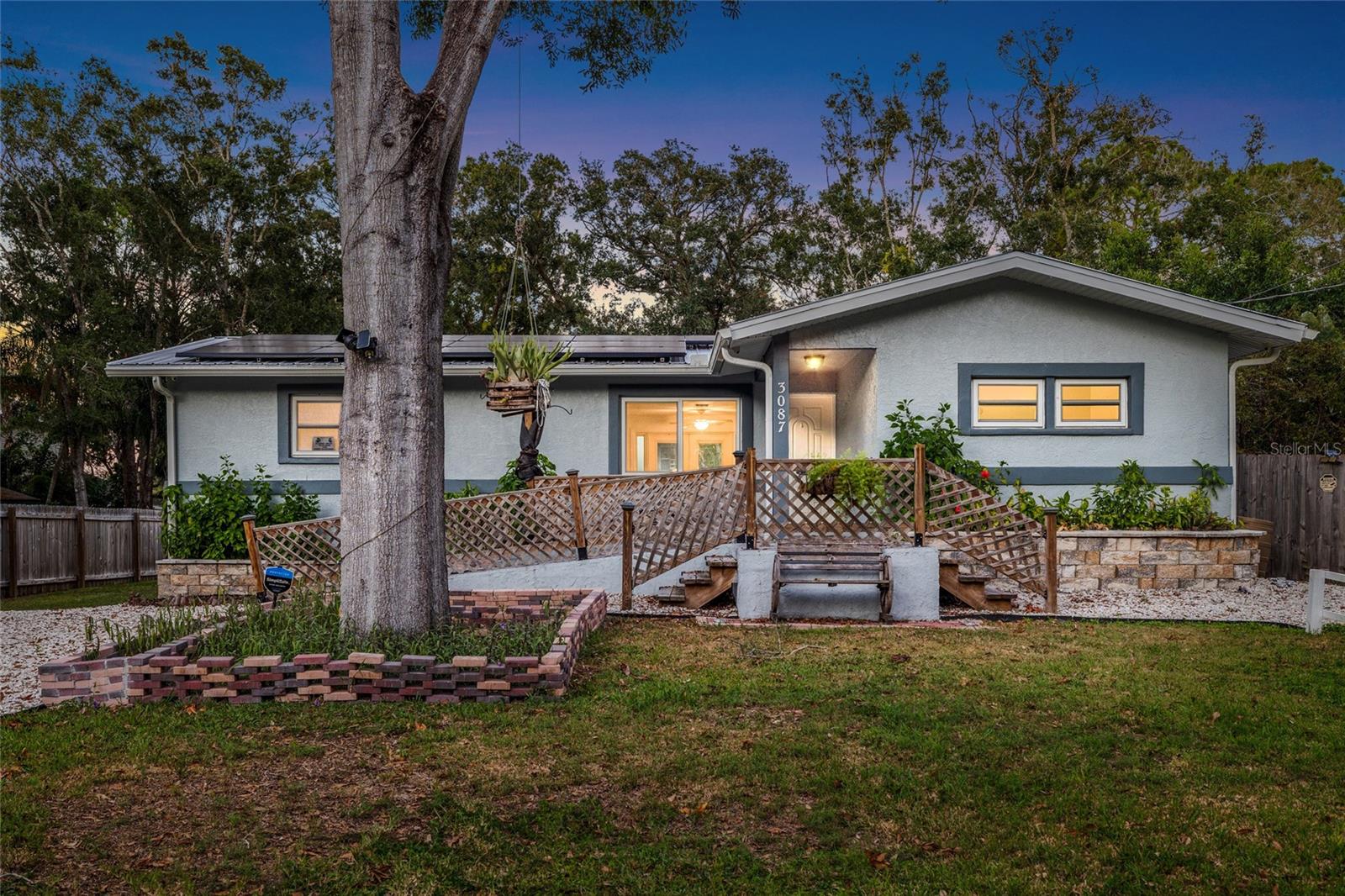 Single Family Residence in OLDSMAR, FL - Daniel Dourado