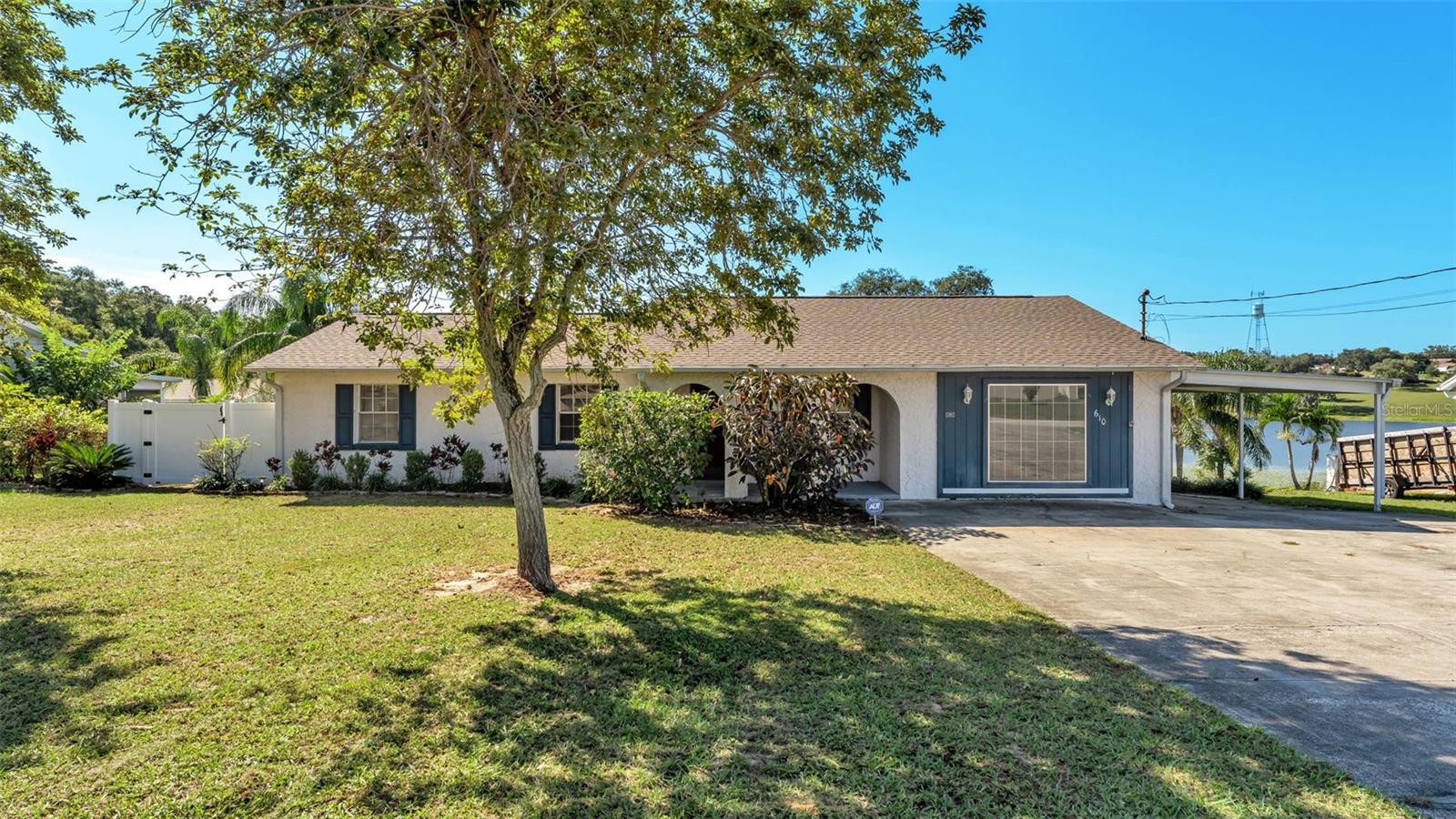 Single Family Residence em DUNDEE, FL - Daniel Dourado